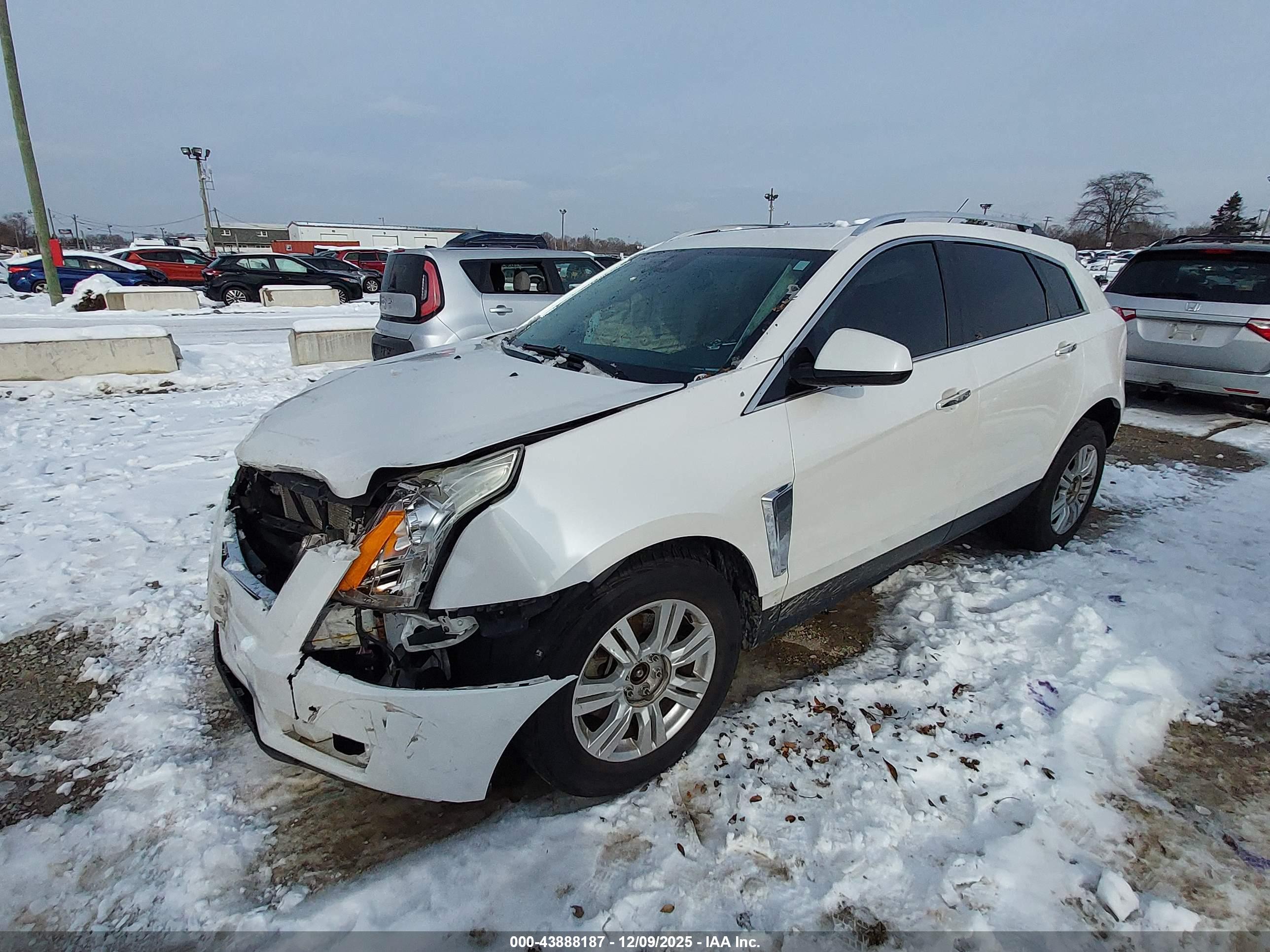 CADILLAC SRX image 2