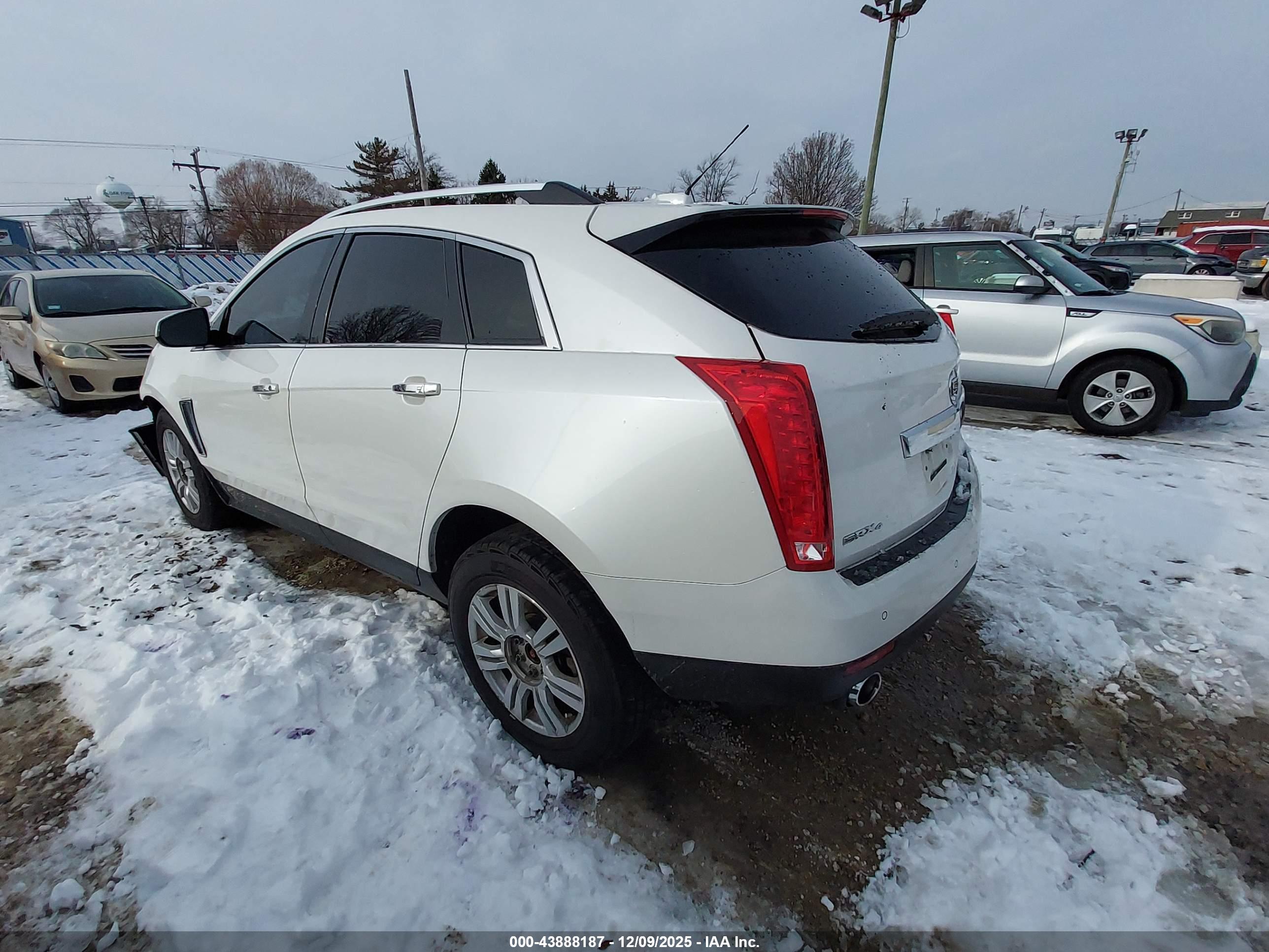 CADILLAC SRX image 3