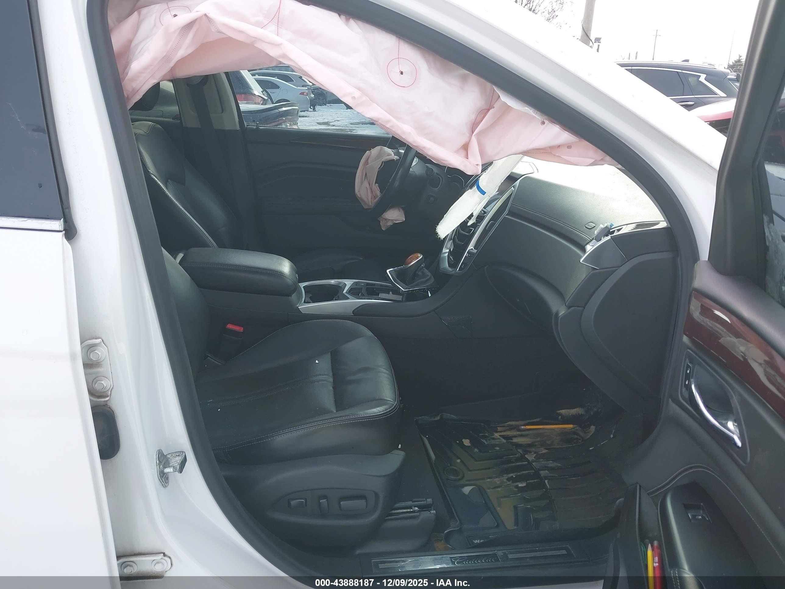 CADILLAC SRX image 5