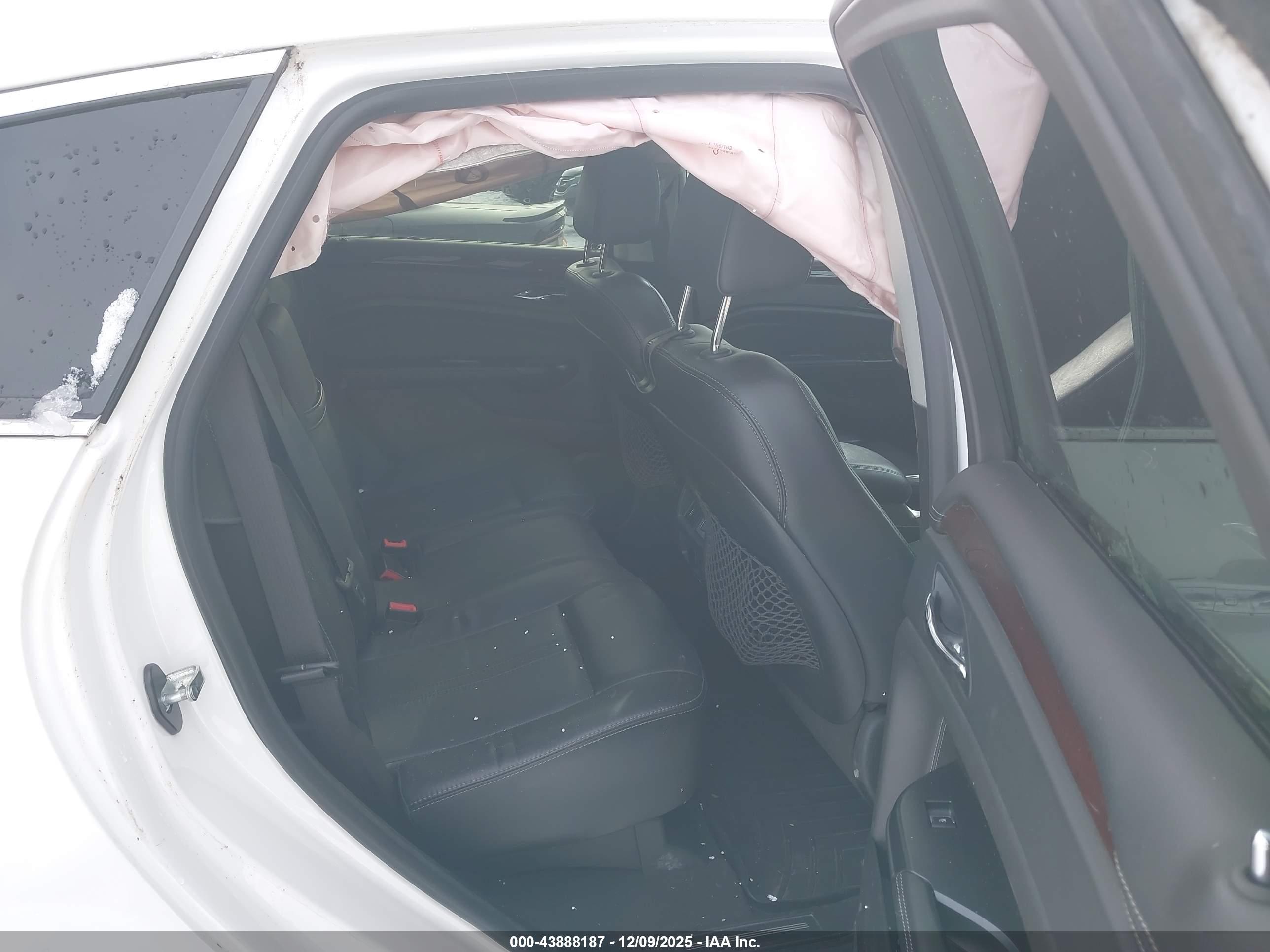 CADILLAC SRX image 8