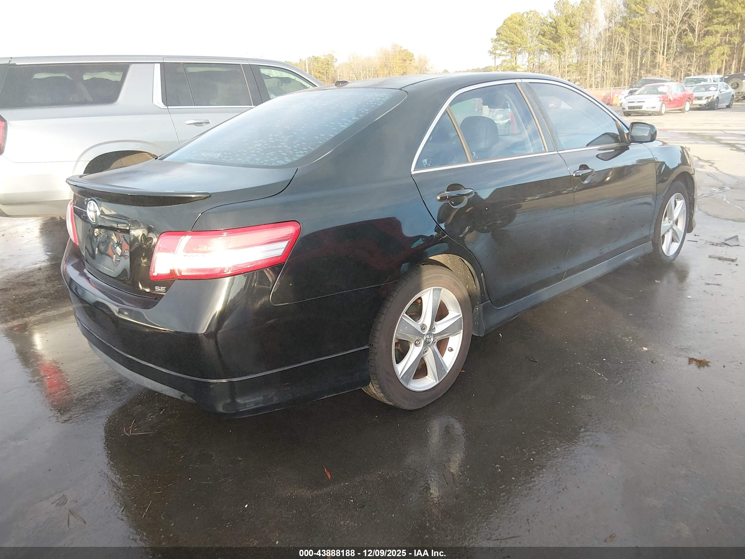 TOYOTA CAMRY image 4