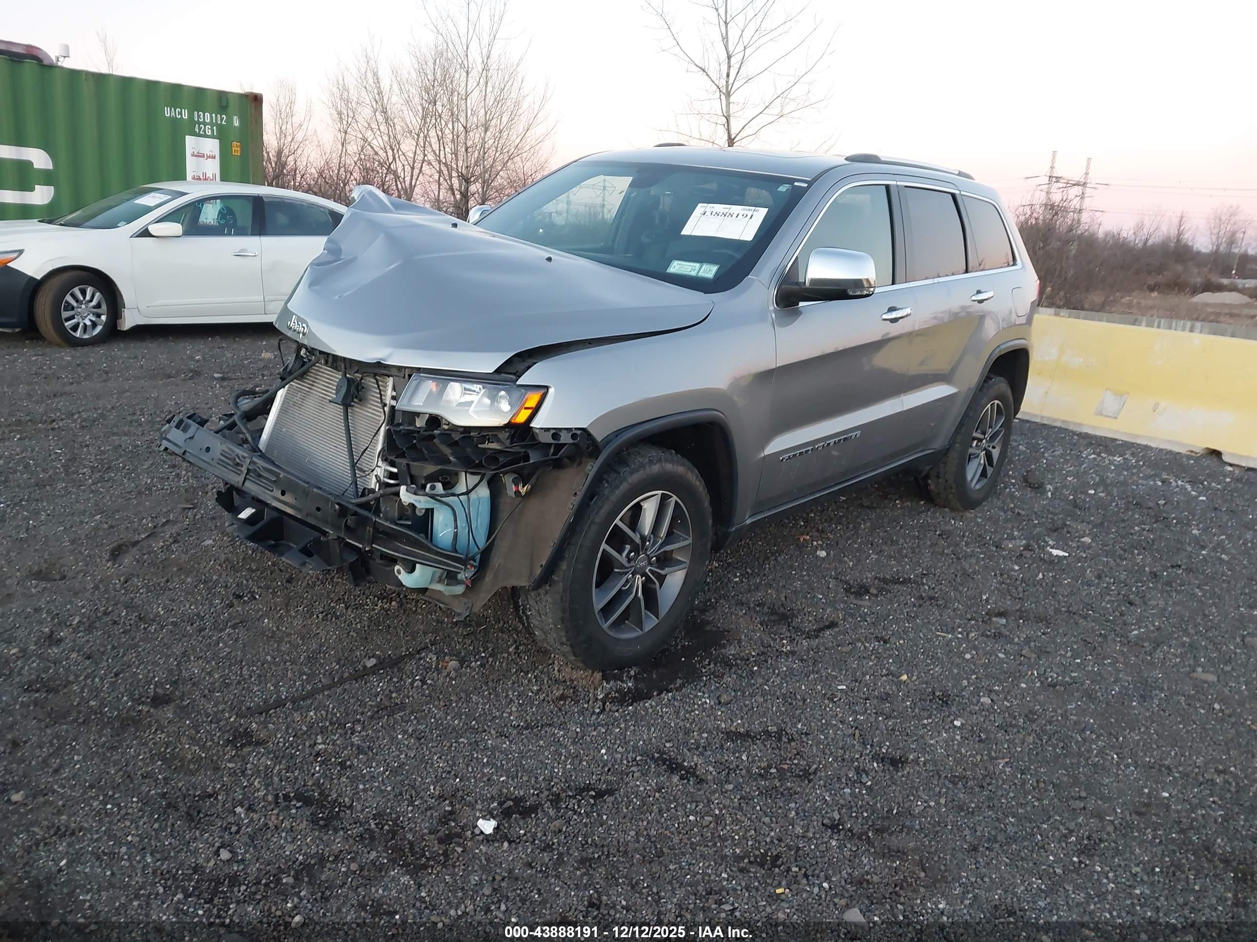 JEEP GRAND image 2