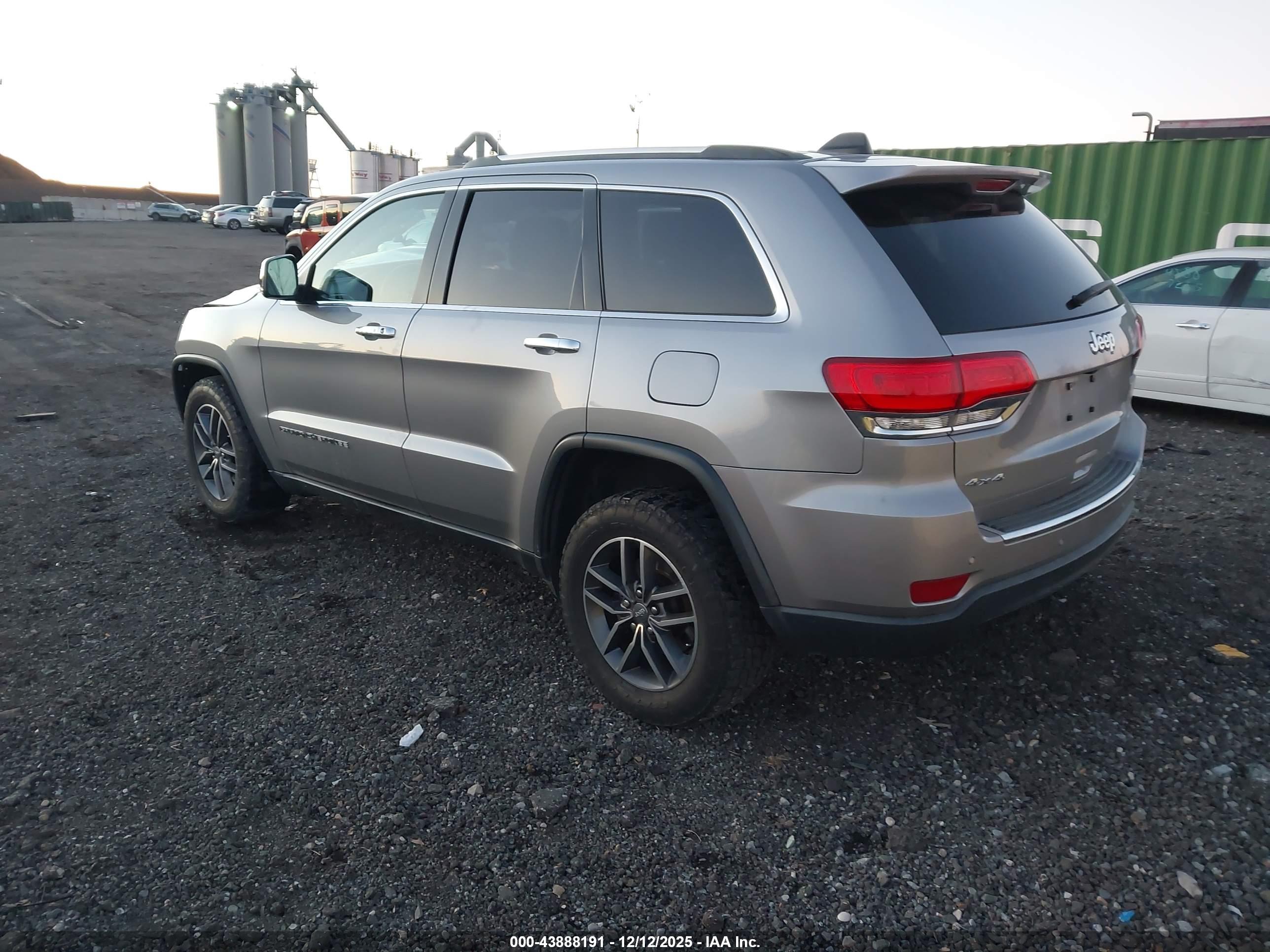 JEEP GRAND image 3
