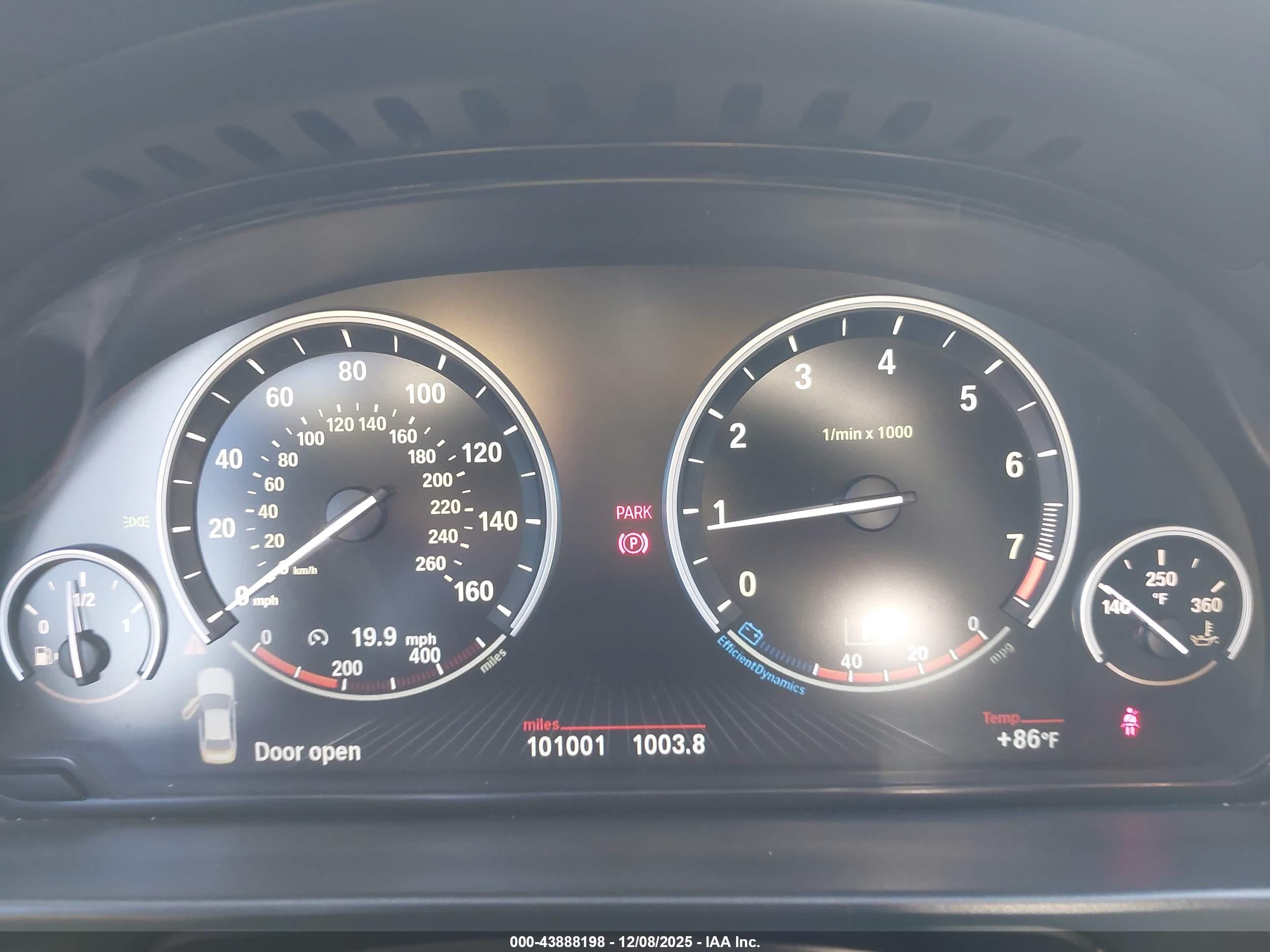 BMW 535I image 7