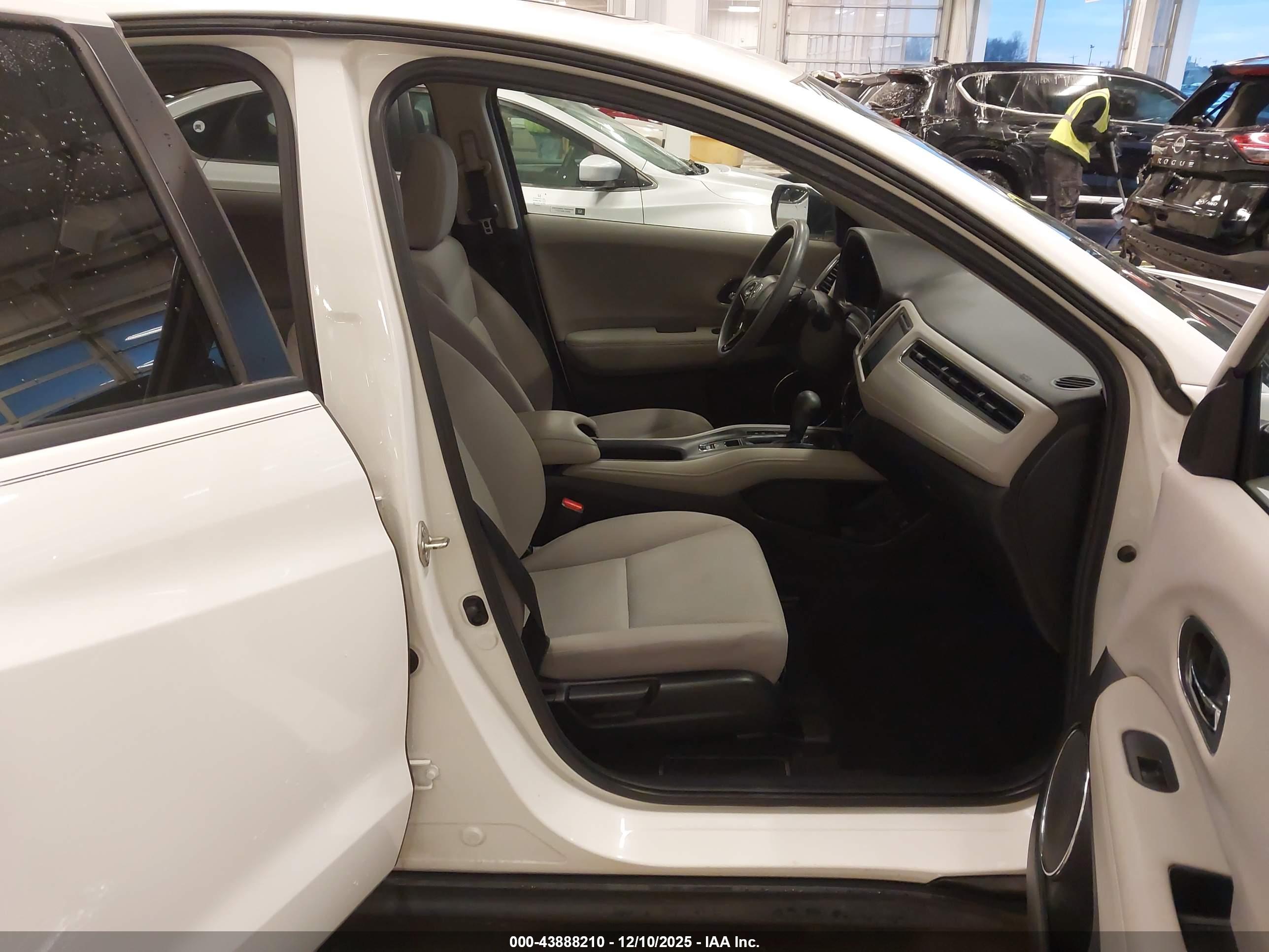 HONDA HR-V image 5