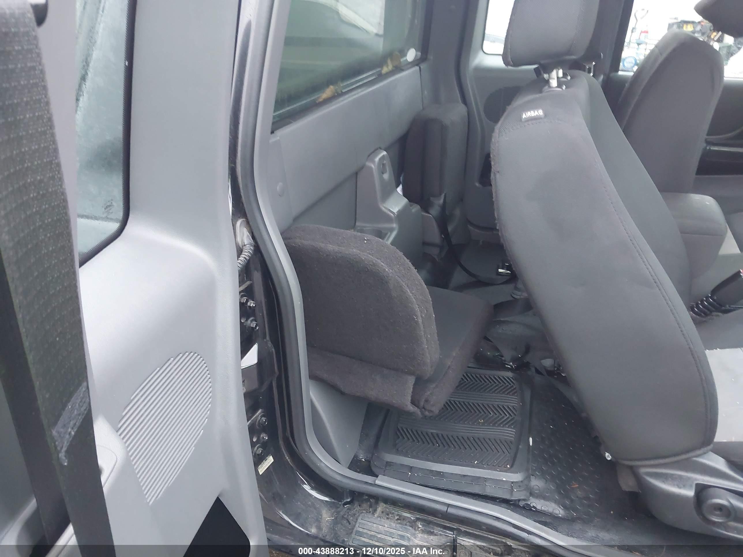 FORD RANGER image 8