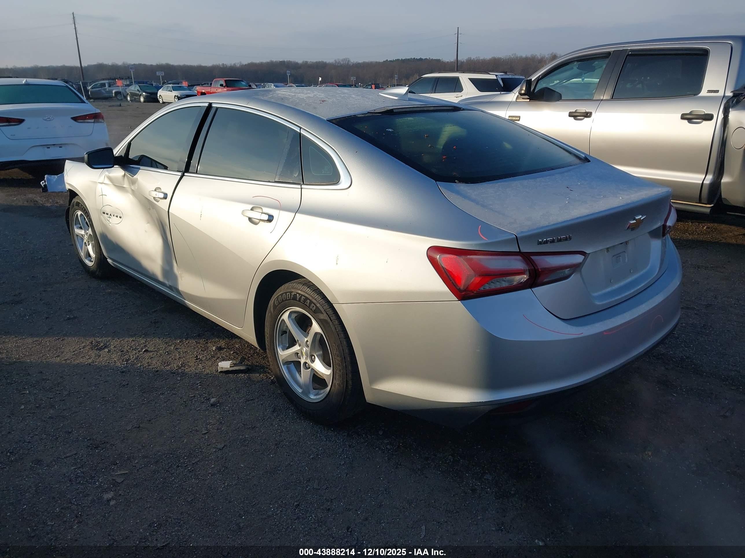 CHEVROLET MALIBU image 3