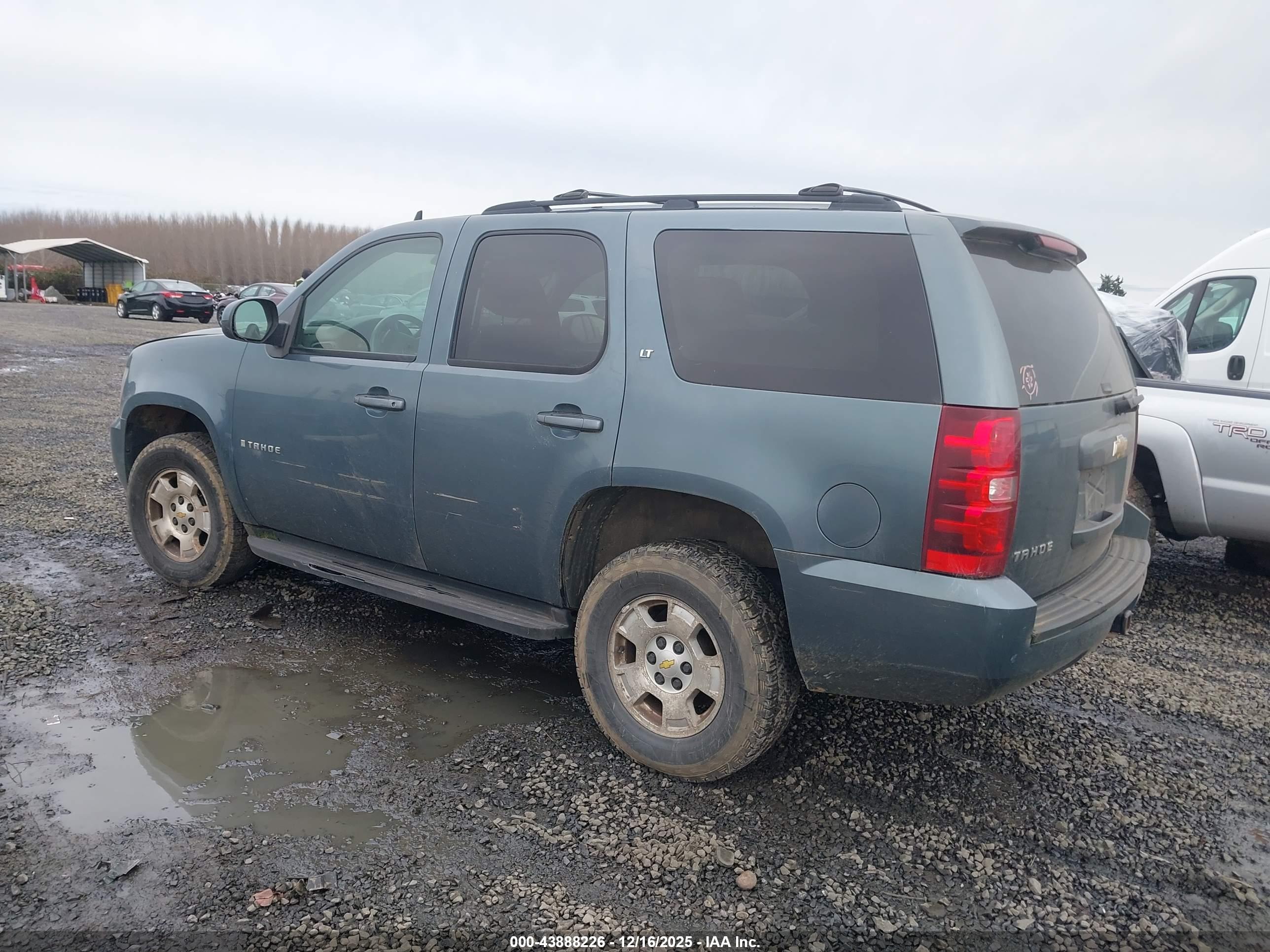 CHEVROLET TAHOE image 3