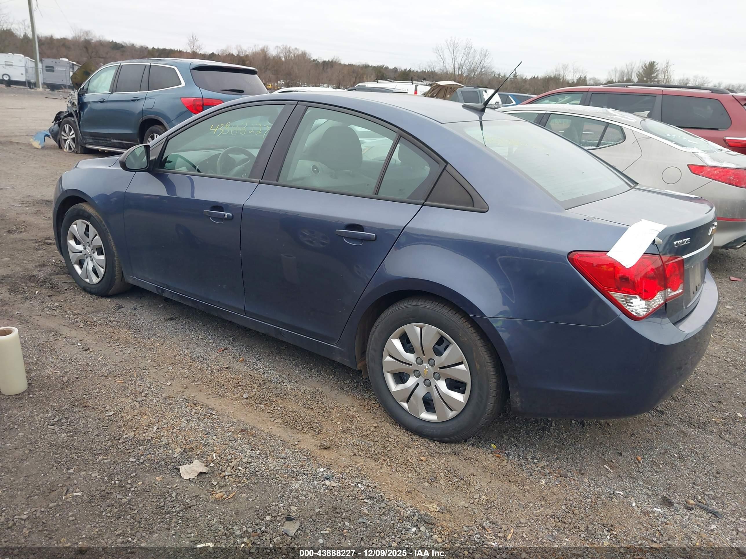 CHEVROLET CRUZE image 3
