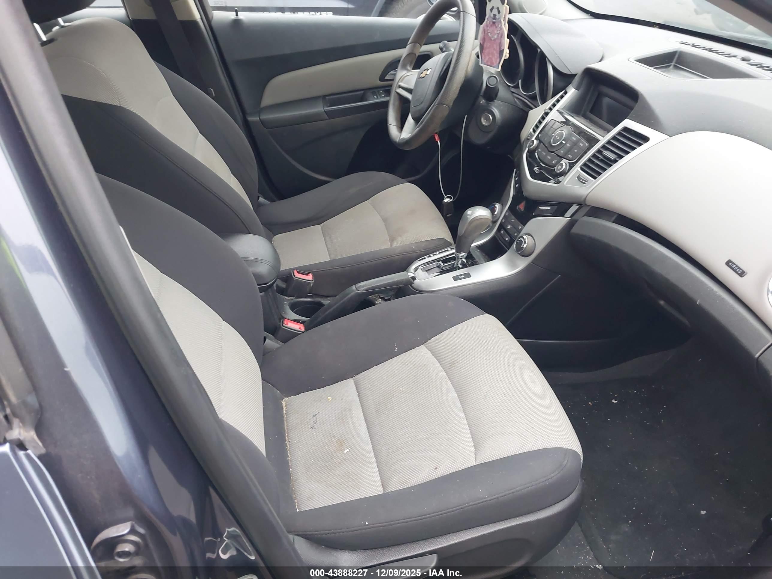 CHEVROLET CRUZE image 5