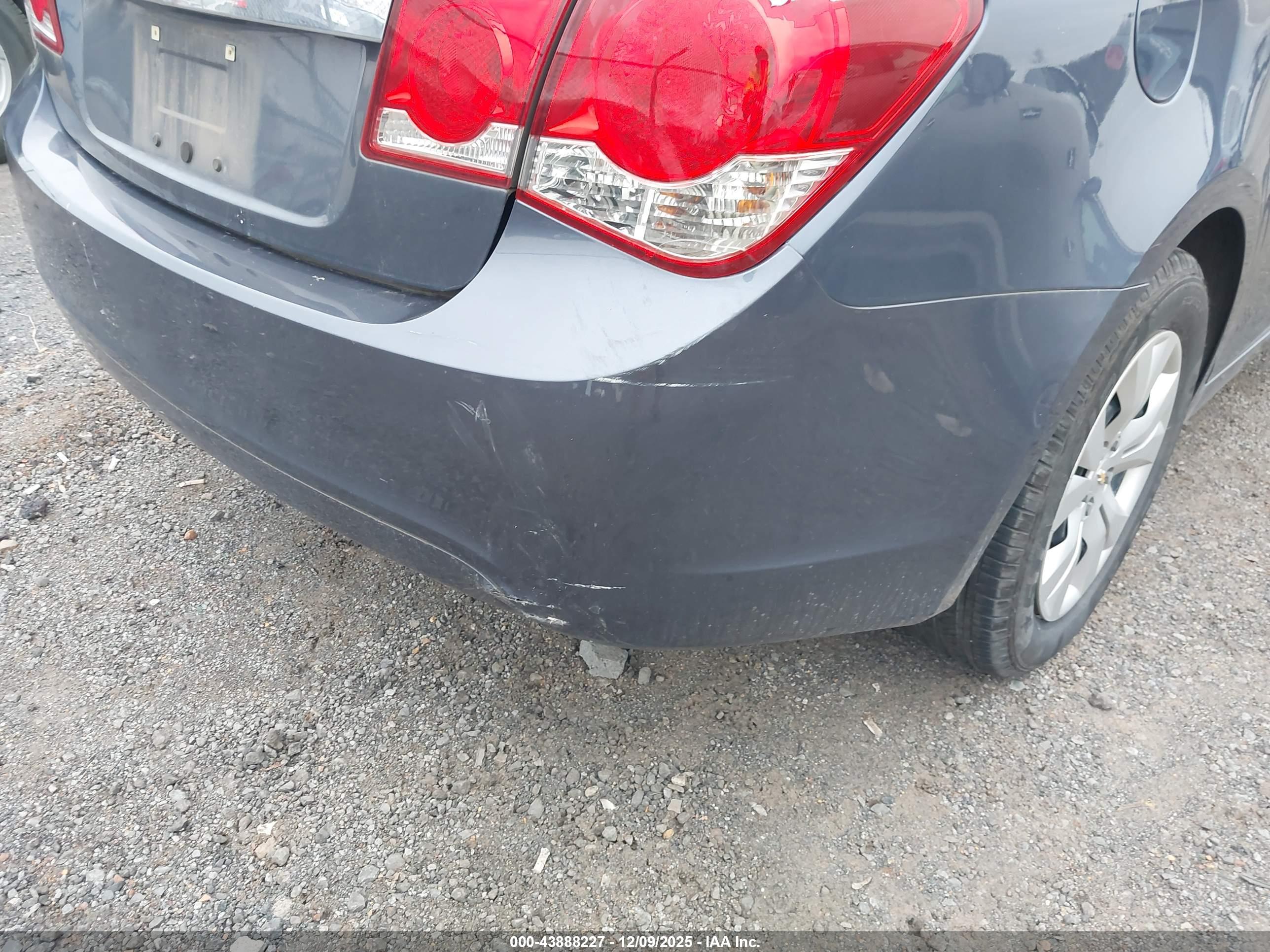 CHEVROLET CRUZE image 6