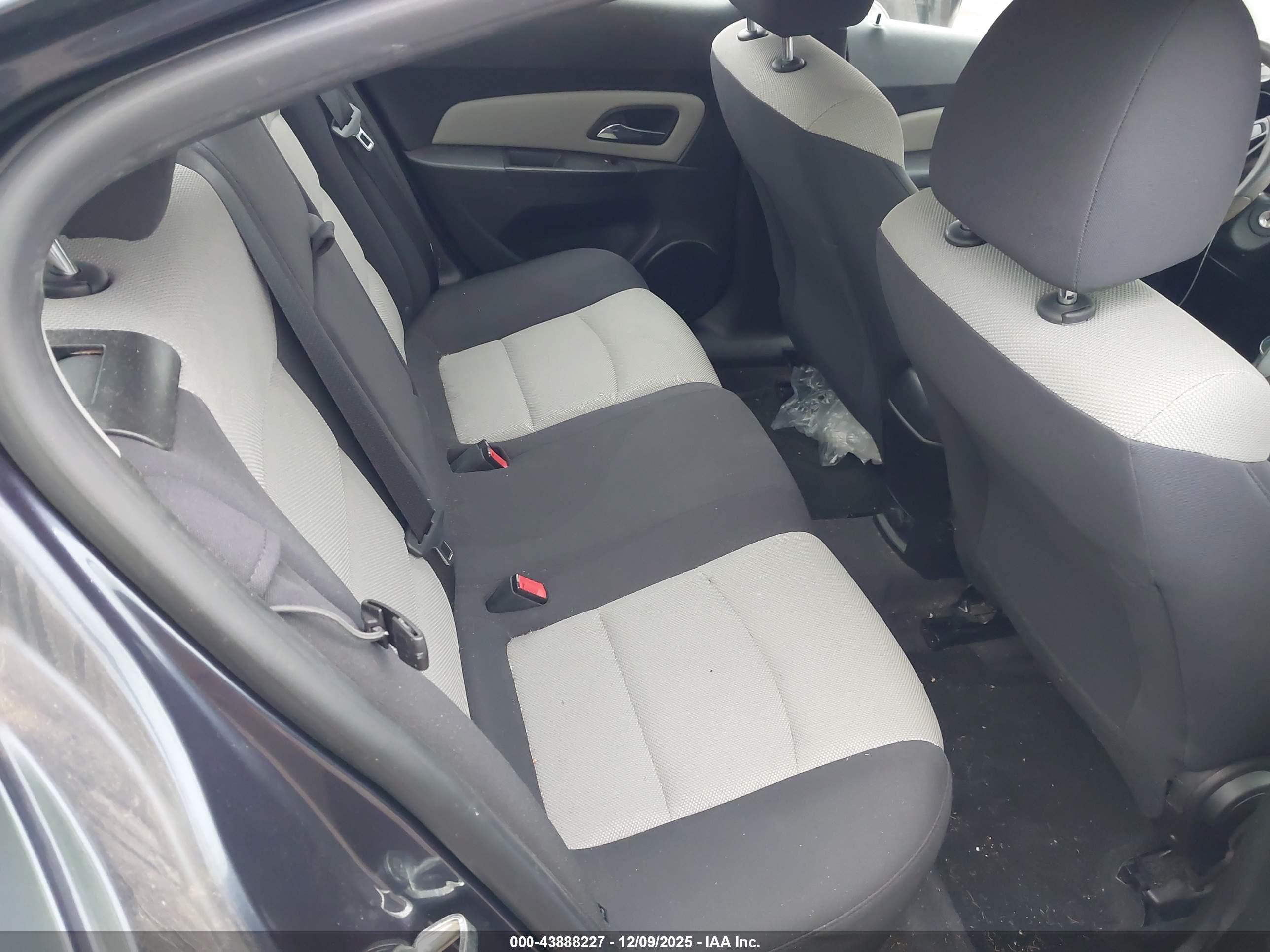 CHEVROLET CRUZE image 8