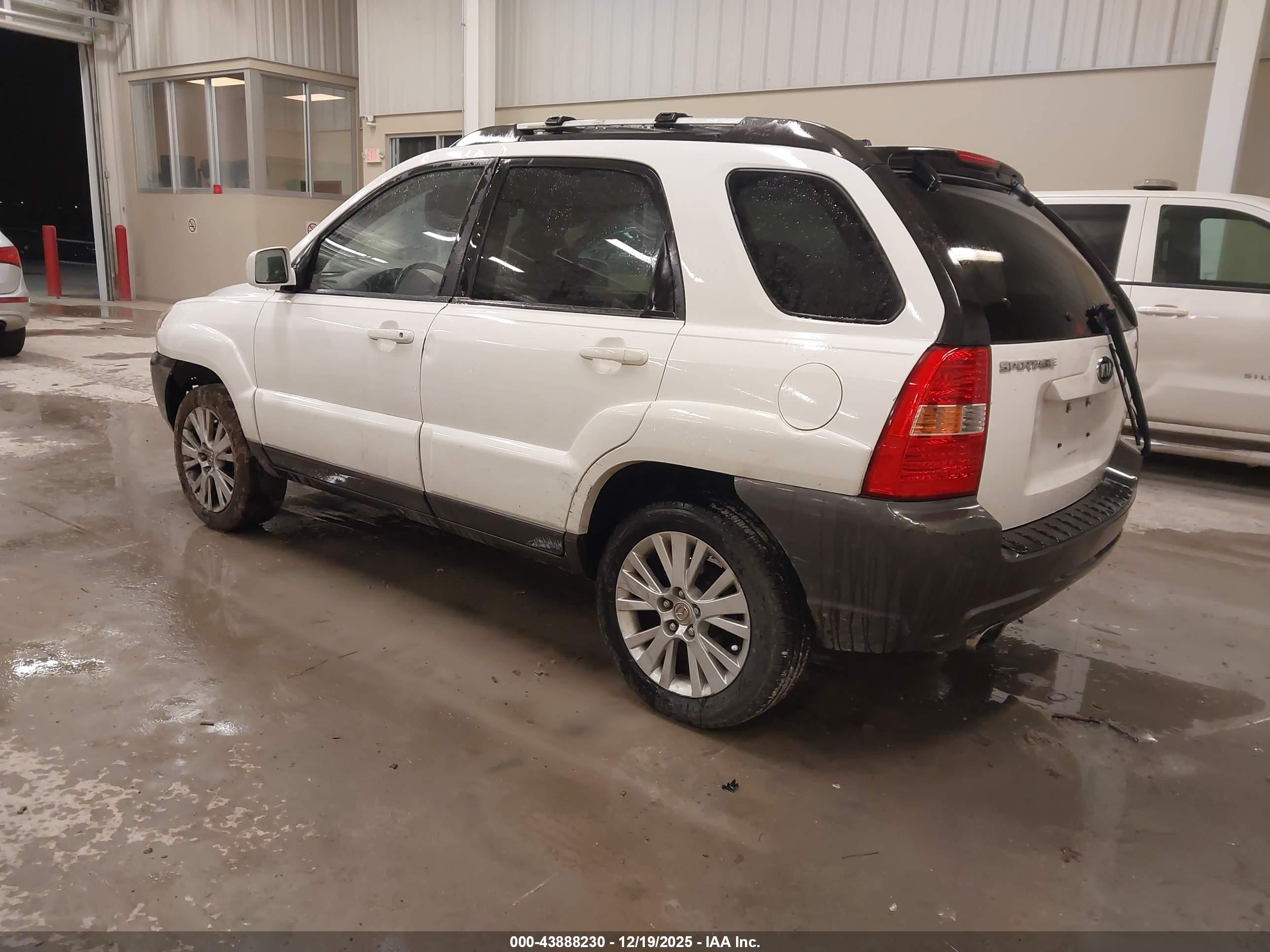 KIA SPORTAGE image 3