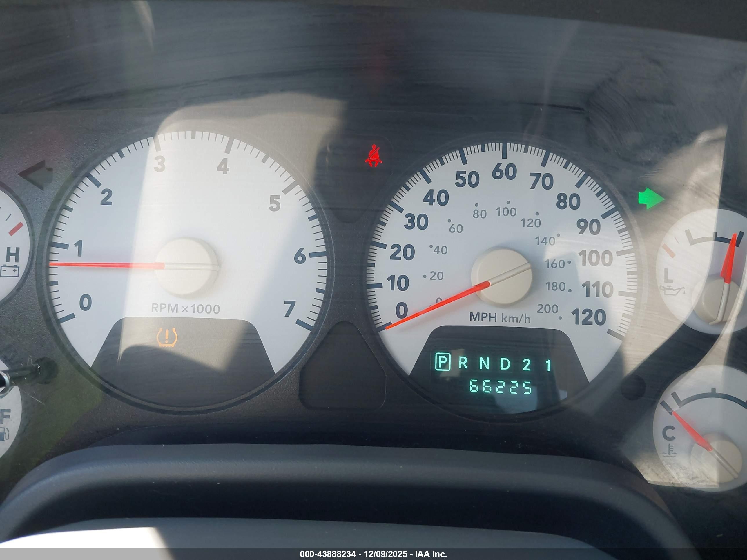 DODGE RAM image 7