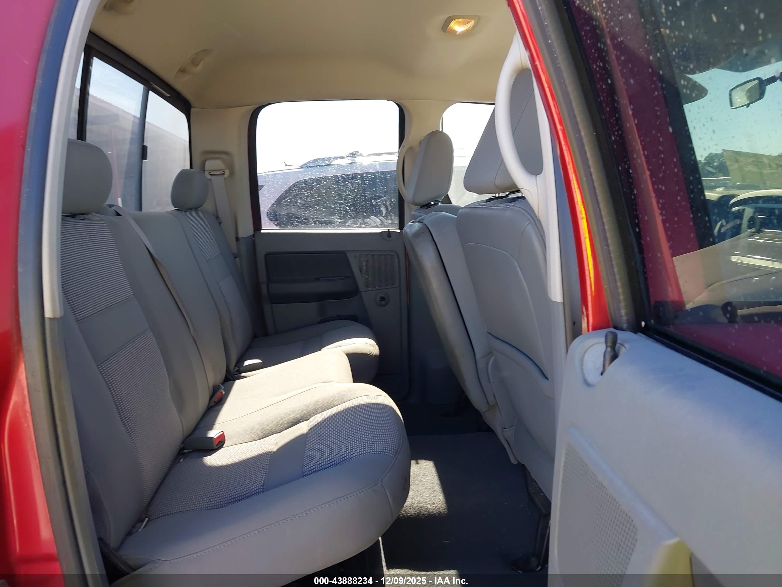 DODGE RAM image 8