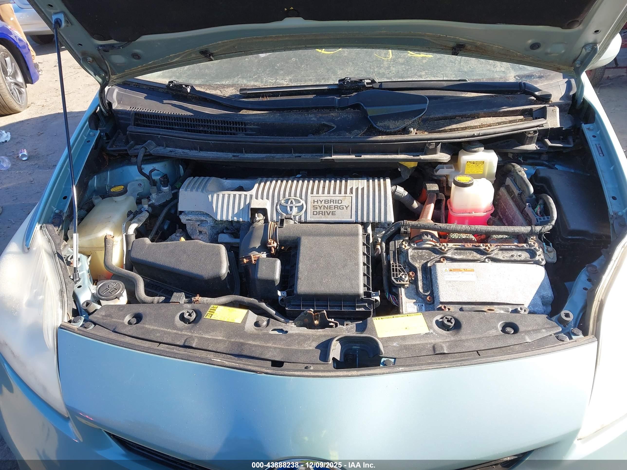 TOYOTA PRIUS image 10