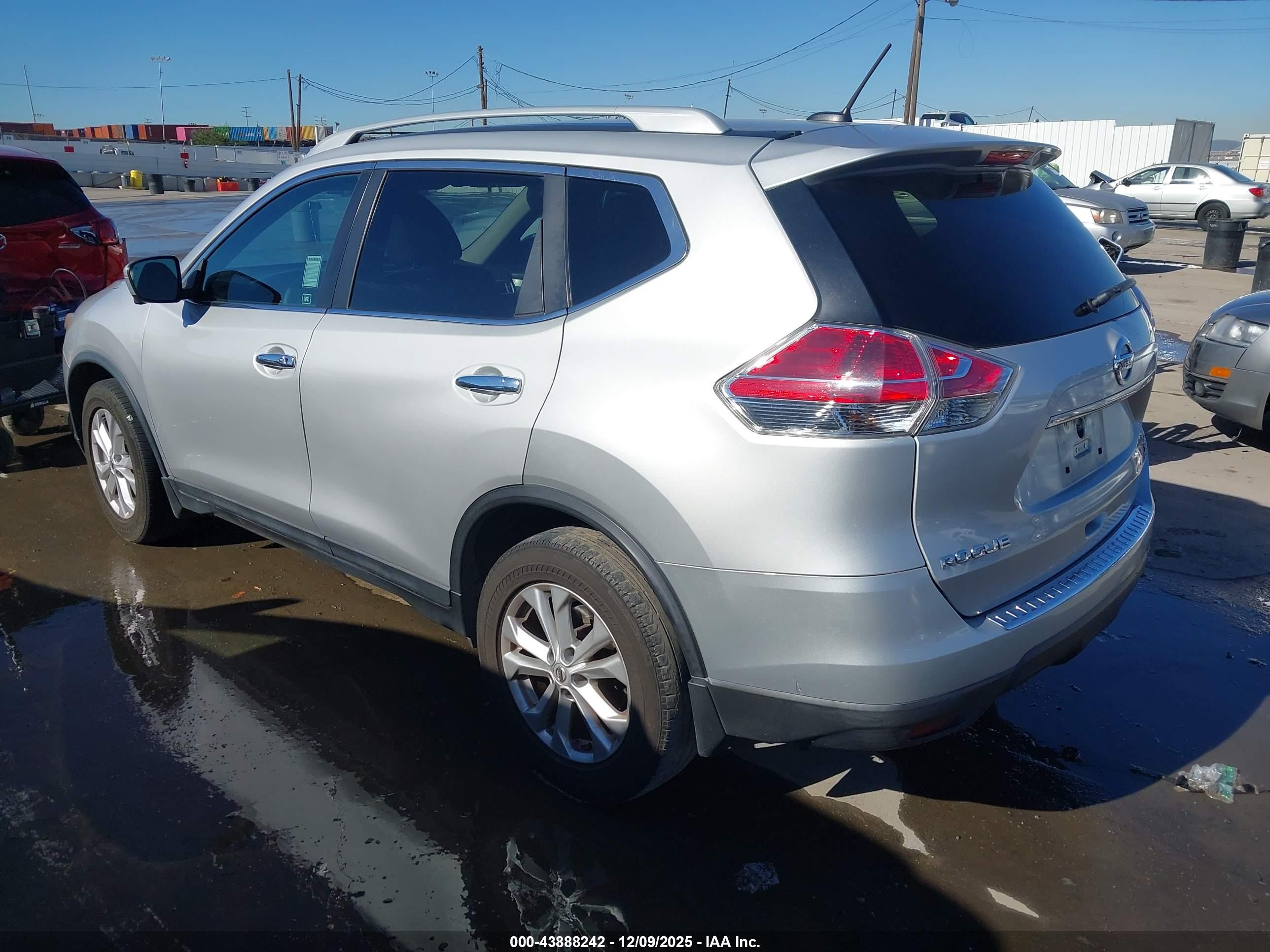 NISSAN ROGUE image 3