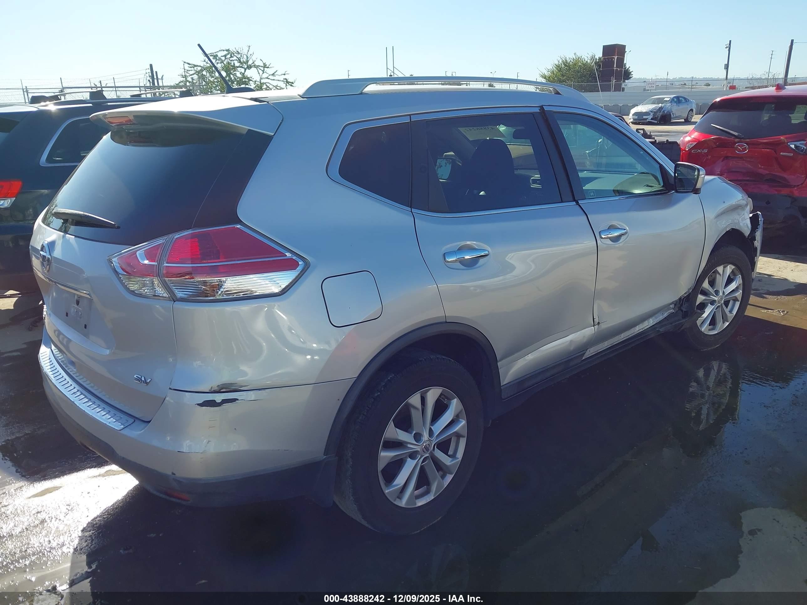 NISSAN ROGUE image 4