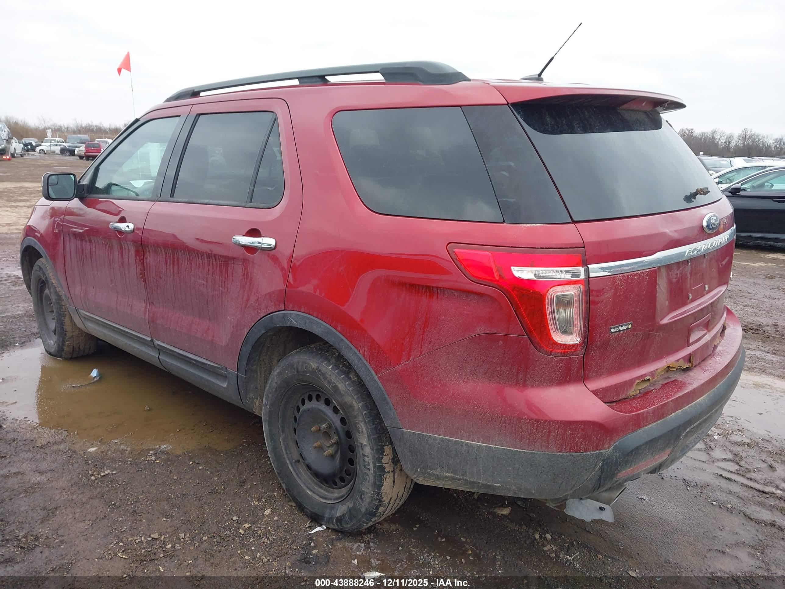 FORD EXPLORER image 3