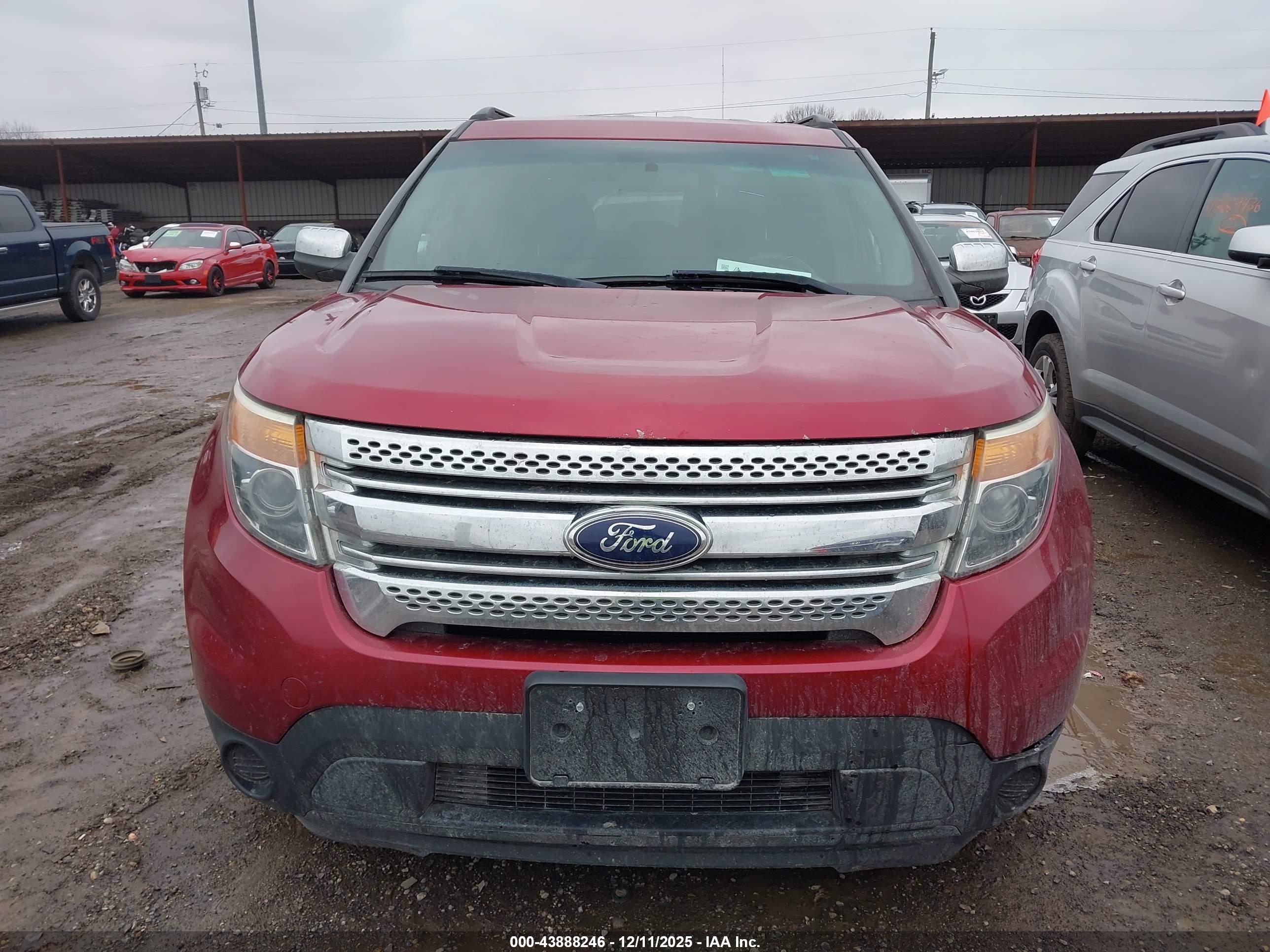 FORD EXPLORER image 6