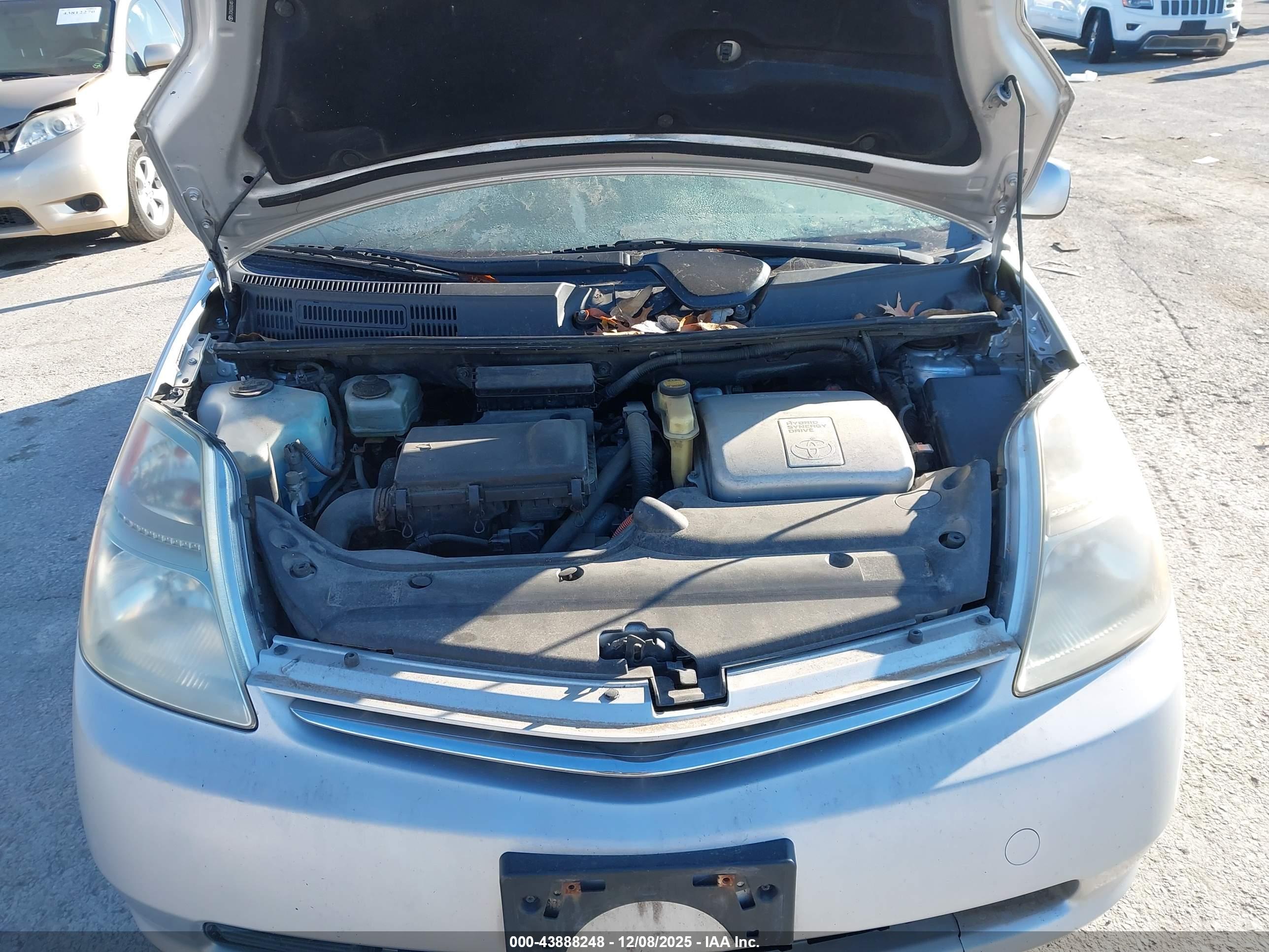 TOYOTA PRIUS image 10