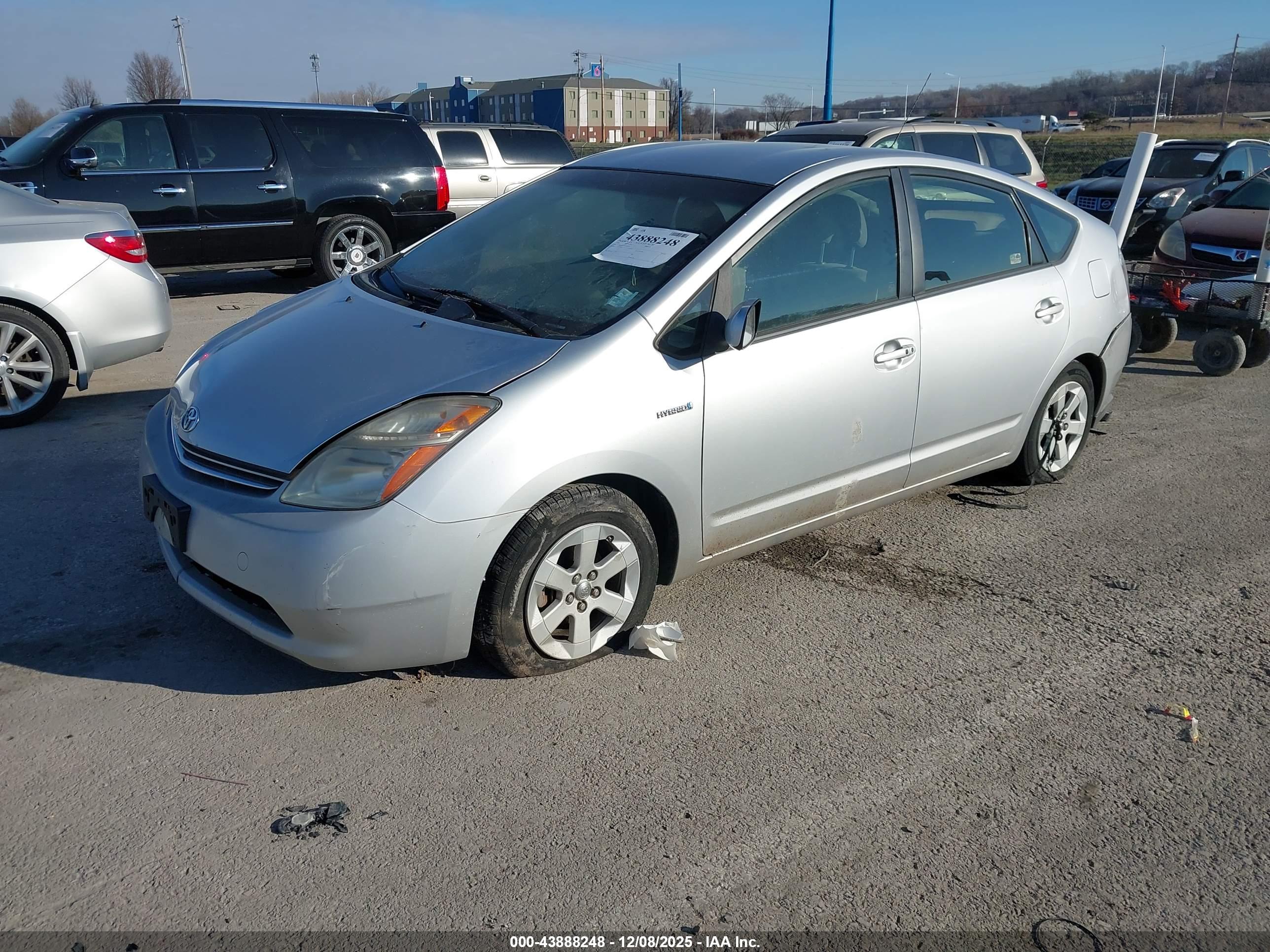 TOYOTA PRIUS image 2