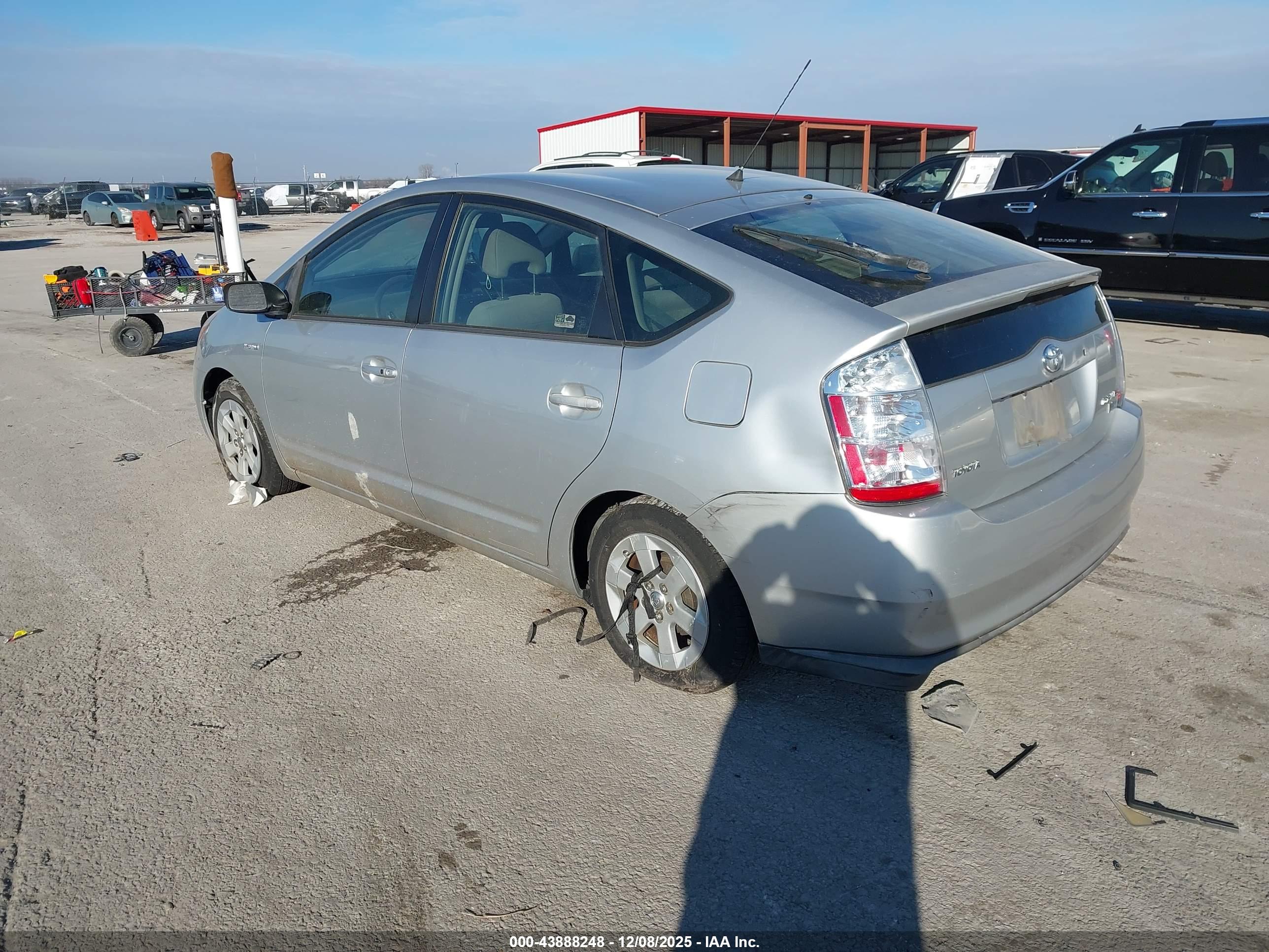 TOYOTA PRIUS image 3