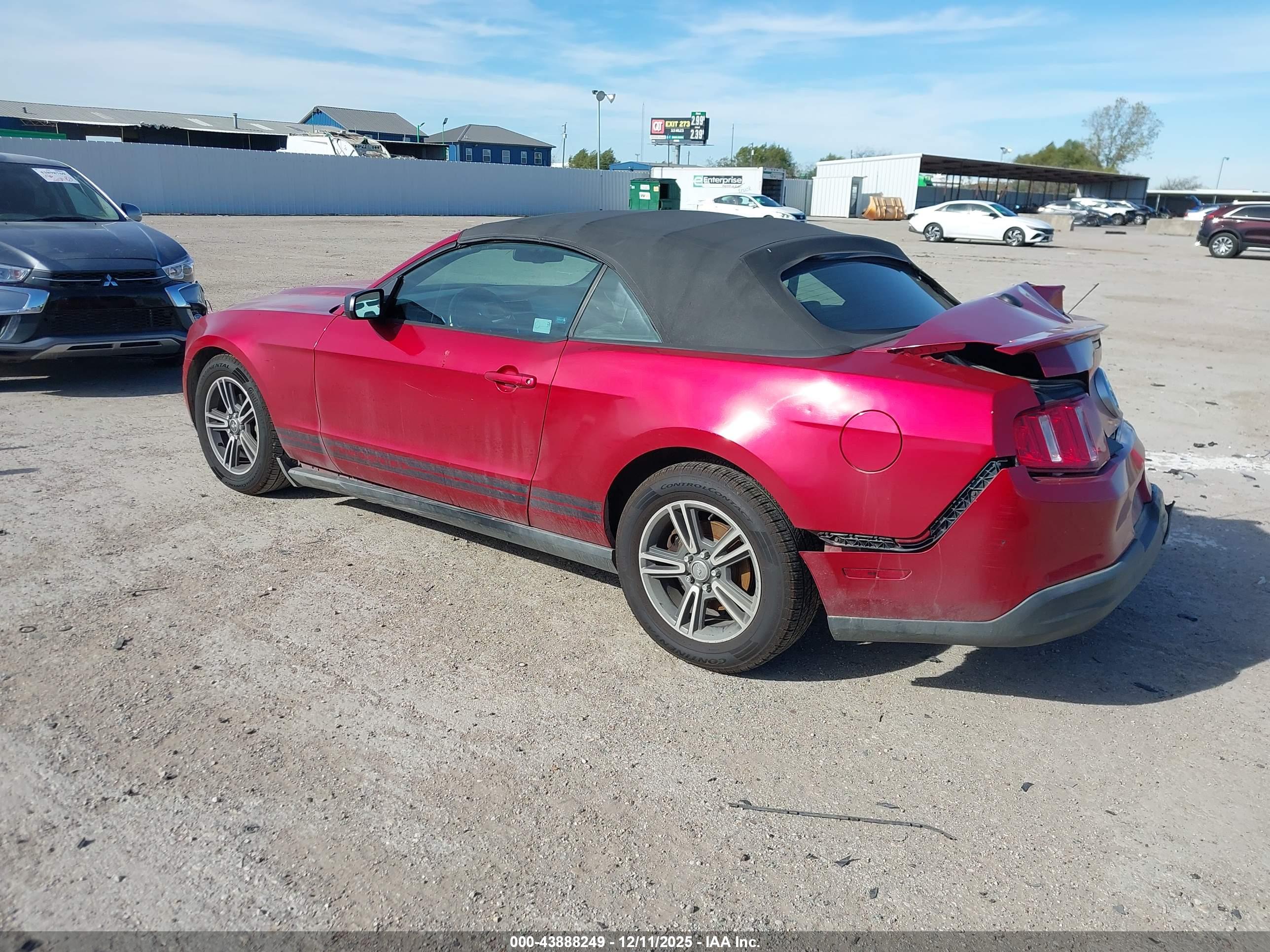 FORD MUSTANG image 3