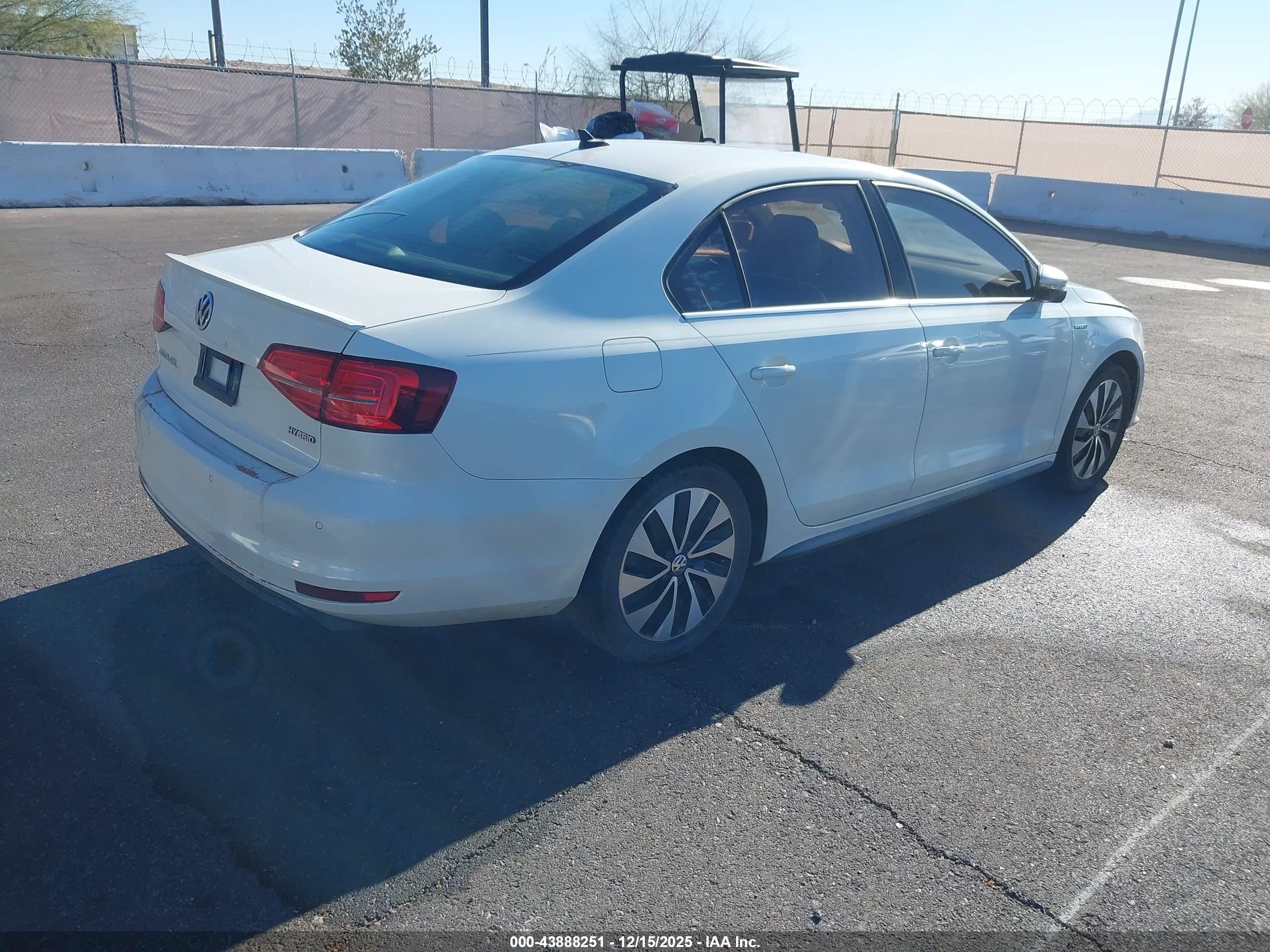 VOLKSWAGEN JETTA image 4