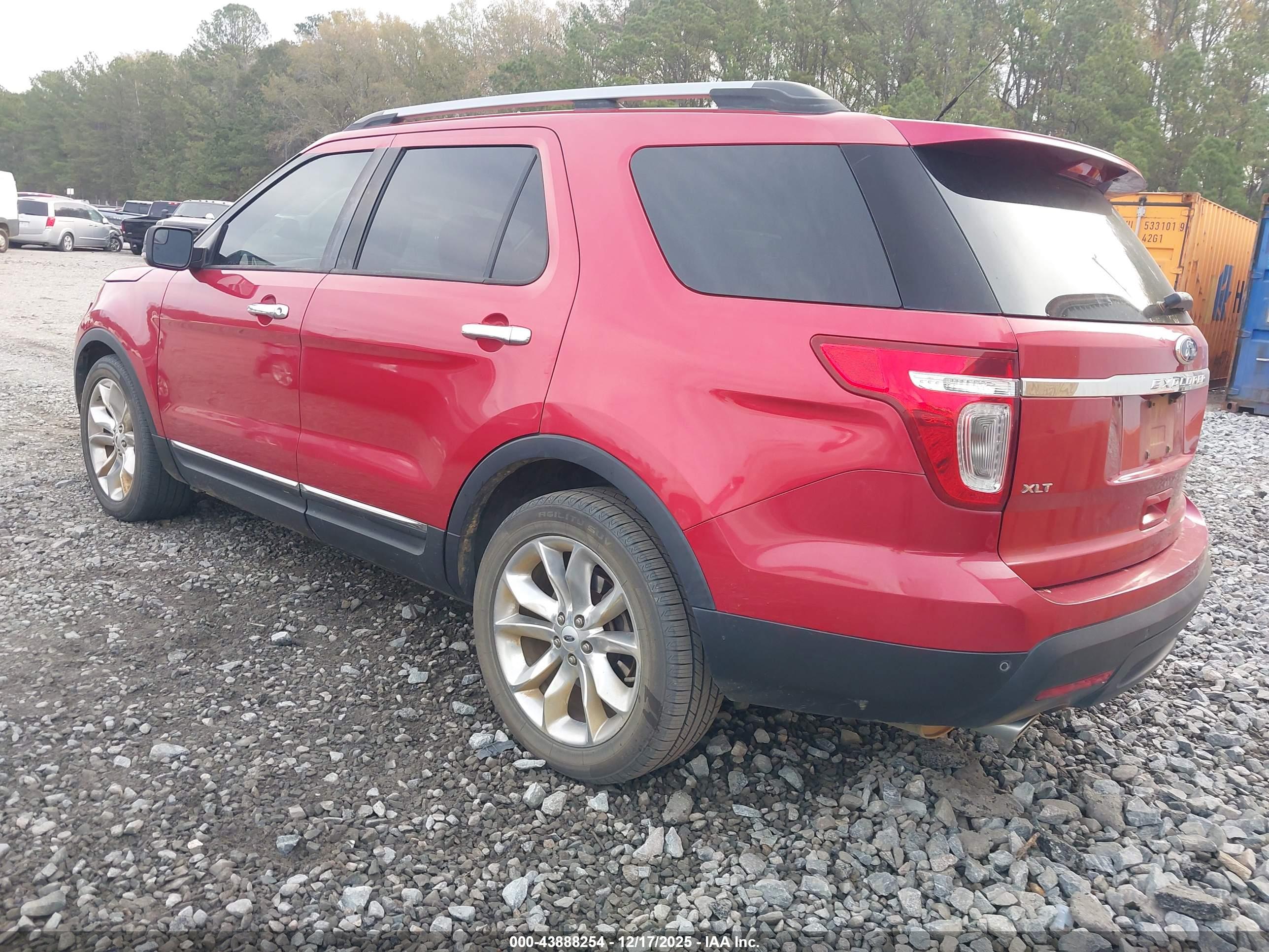 FORD EXPLORER image 3