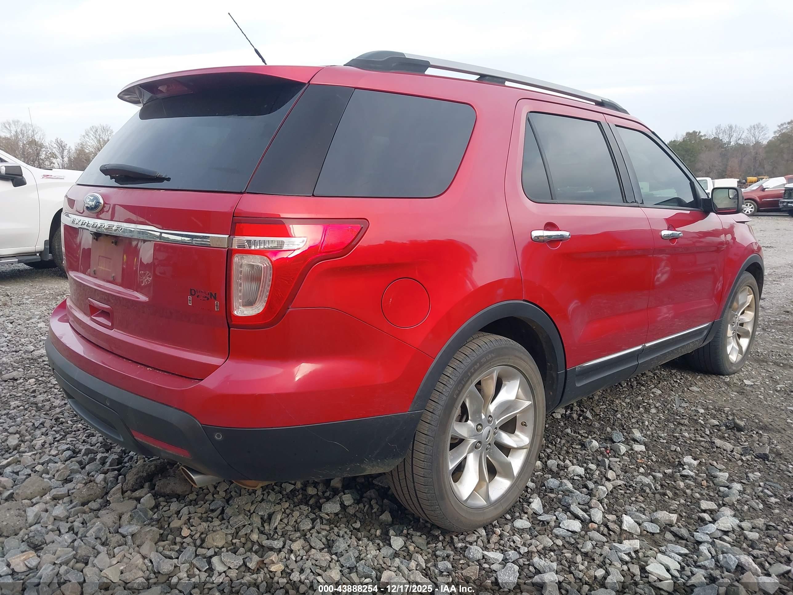 FORD EXPLORER image 4