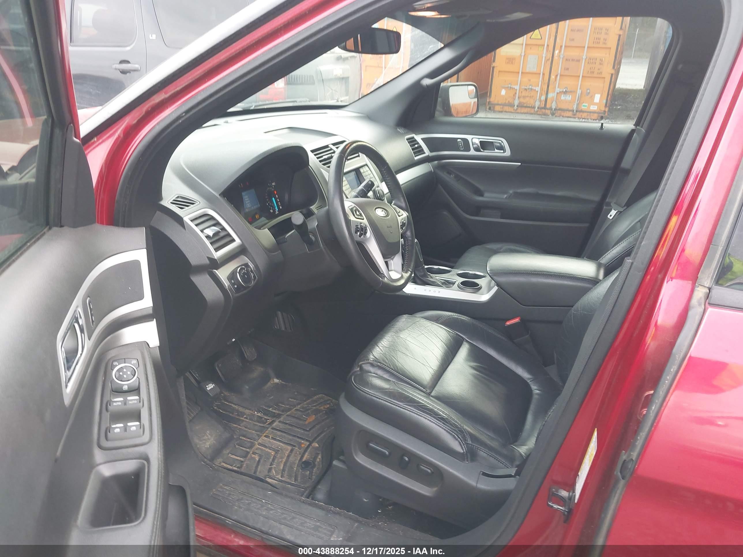 FORD EXPLORER image 5