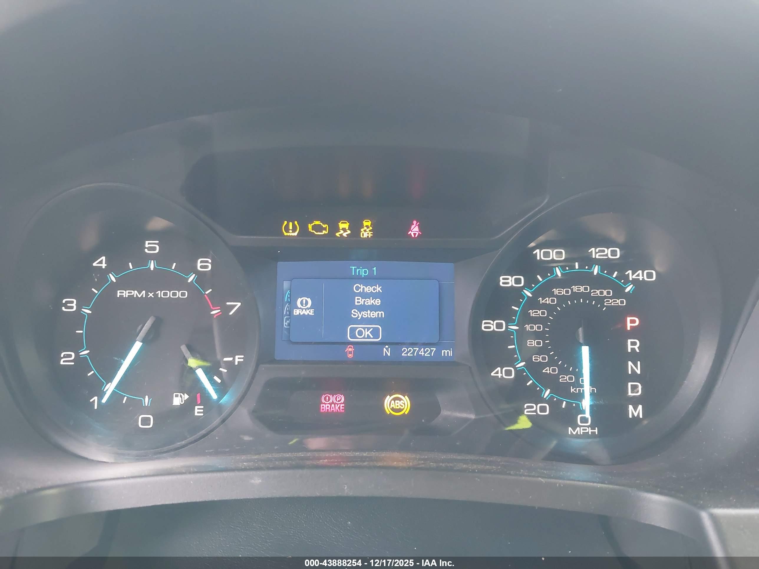 FORD EXPLORER image 7