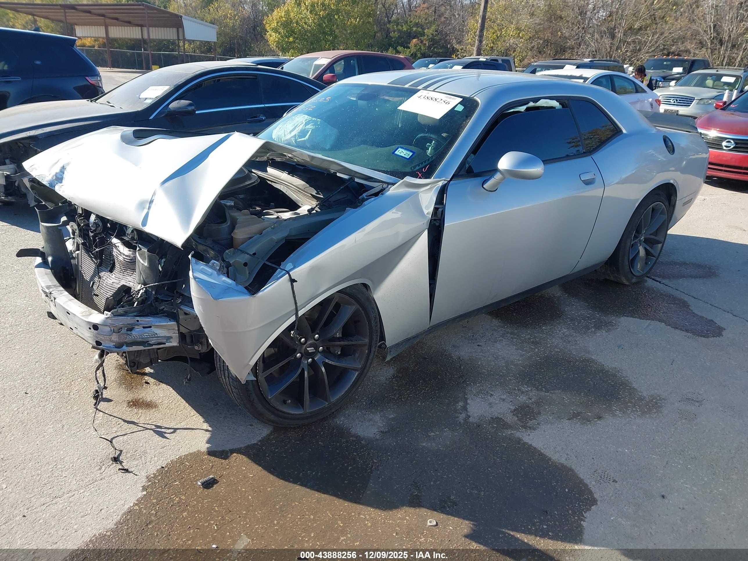 DODGE CHALLENGER image 2