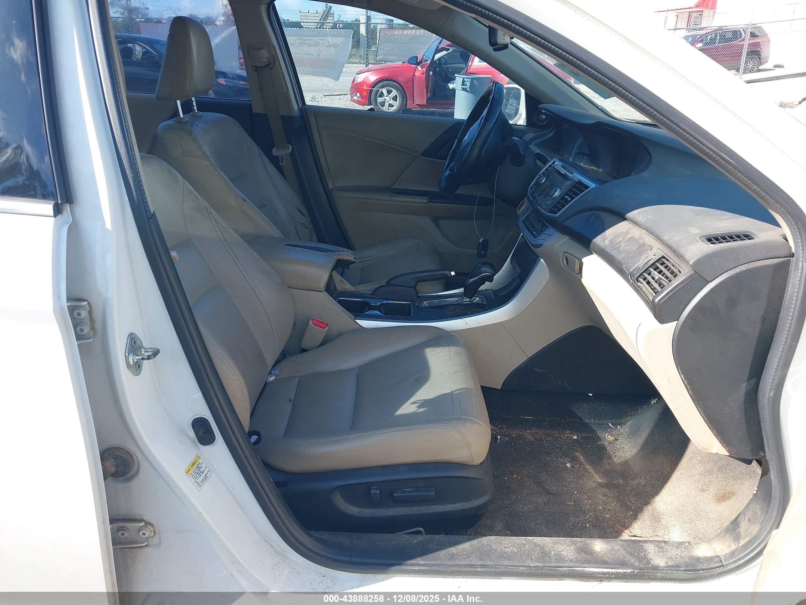 HONDA ACCORD image 5