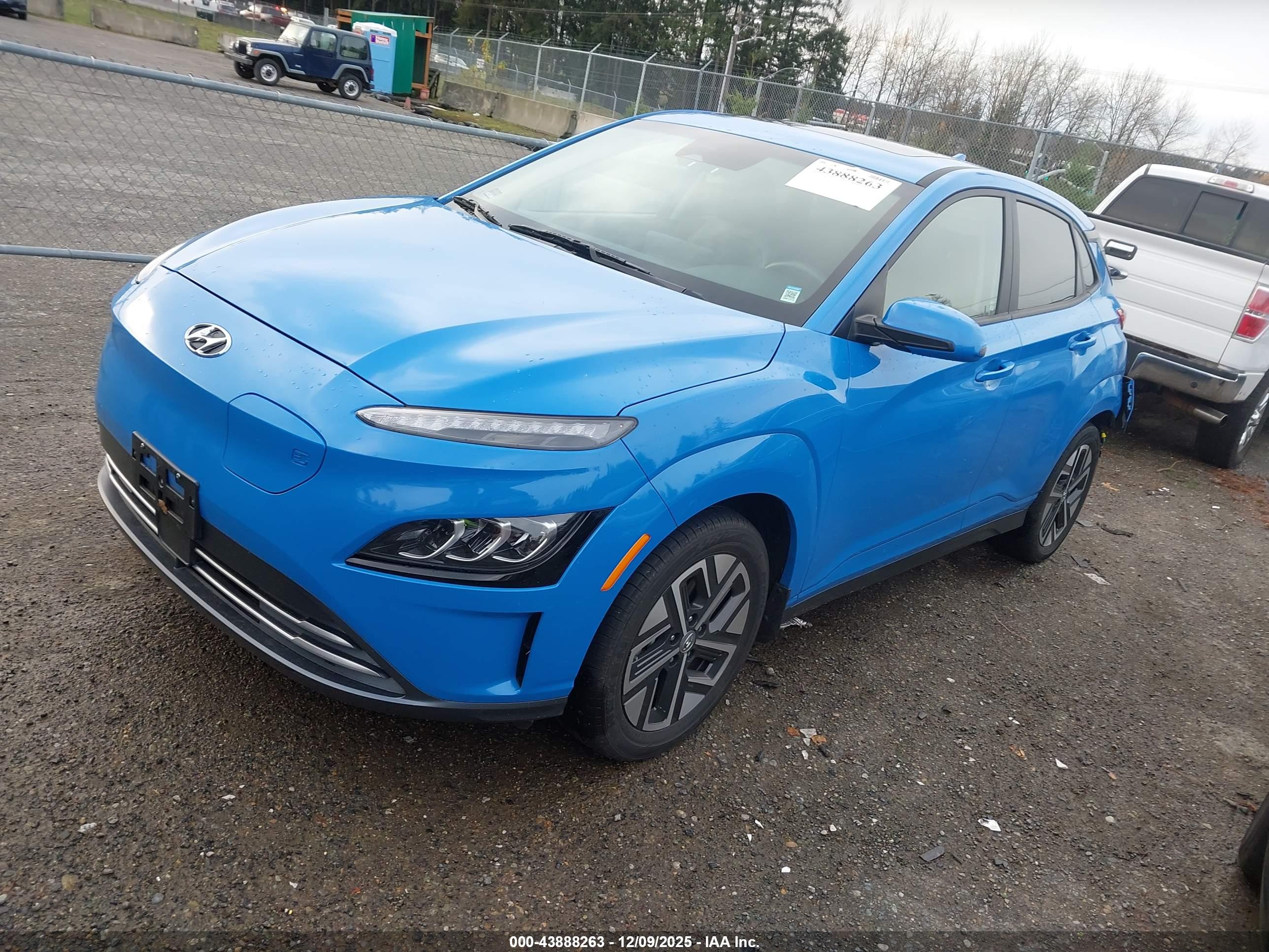 HYUNDAI KONA image 2