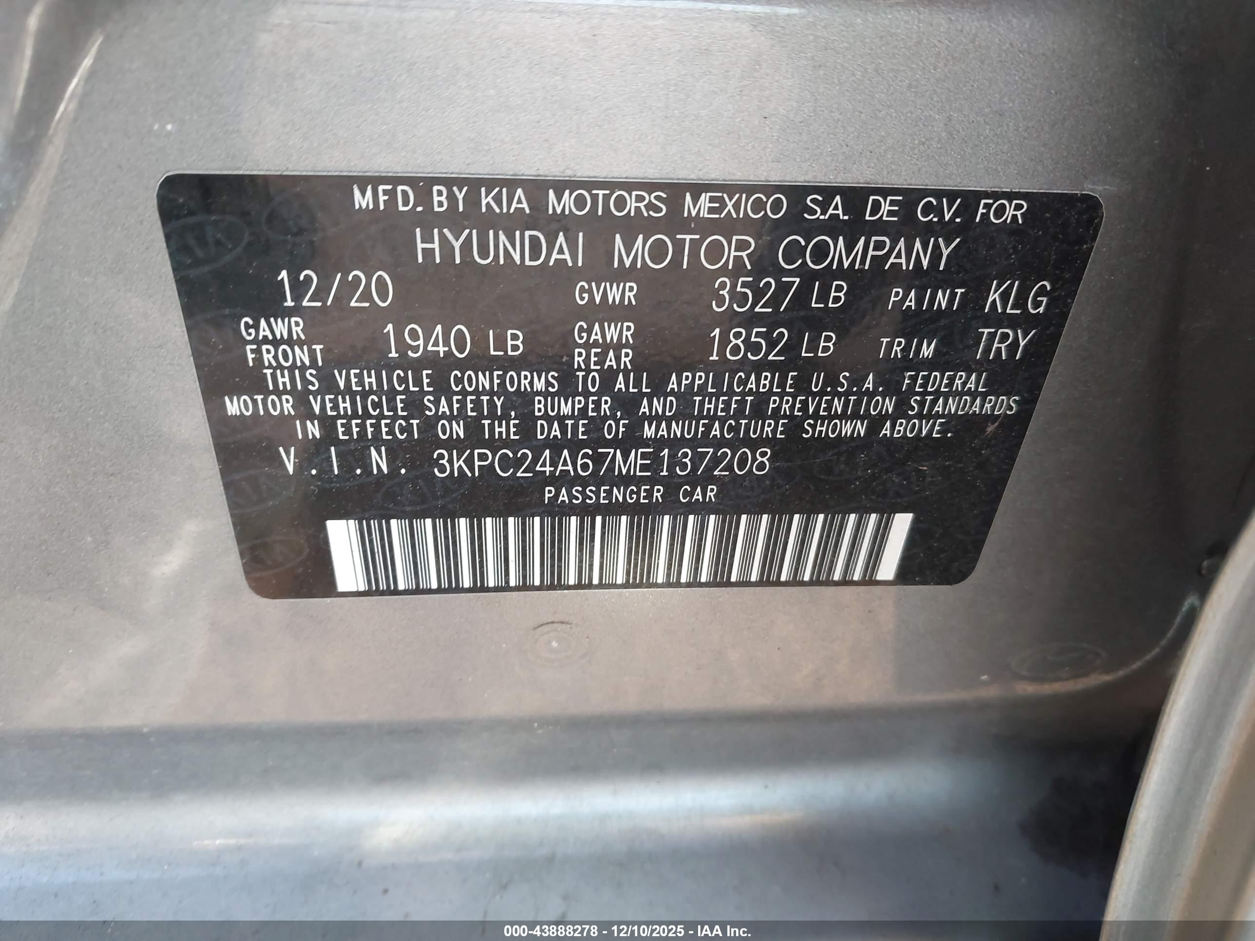 HYUNDAI ACCENT image 9