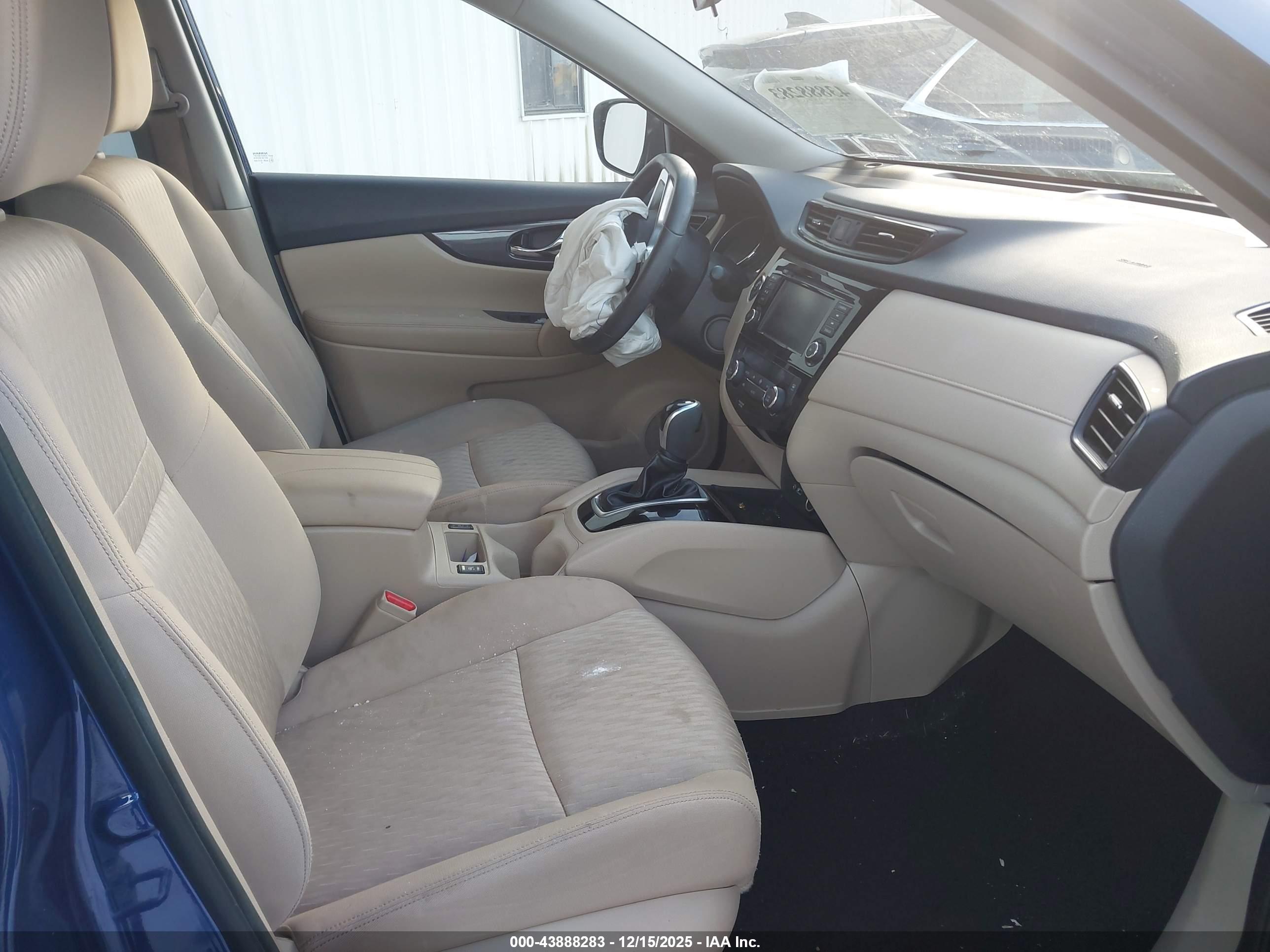 NISSAN ROGUE image 5