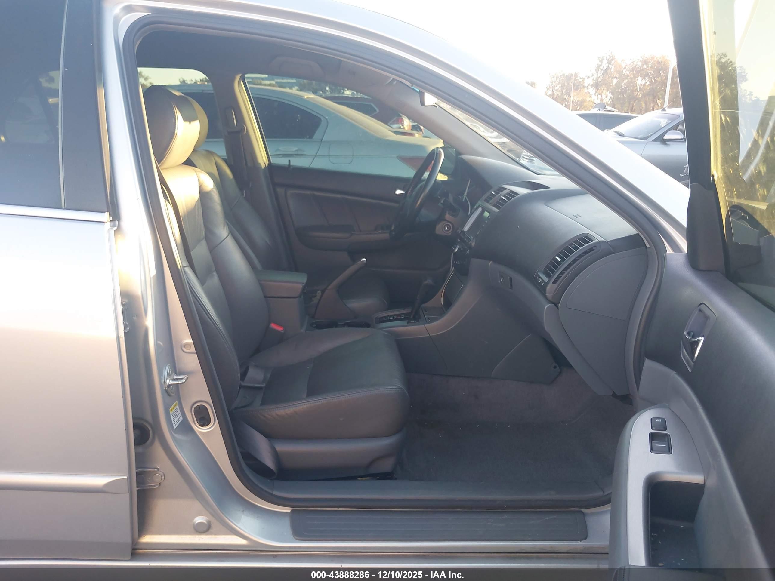HONDA ACCORD image 5