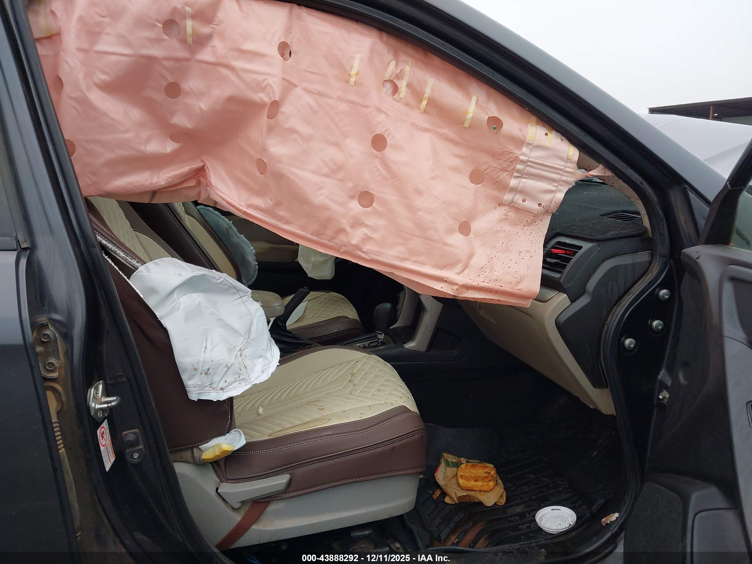 SUBARU FORESTER image 5