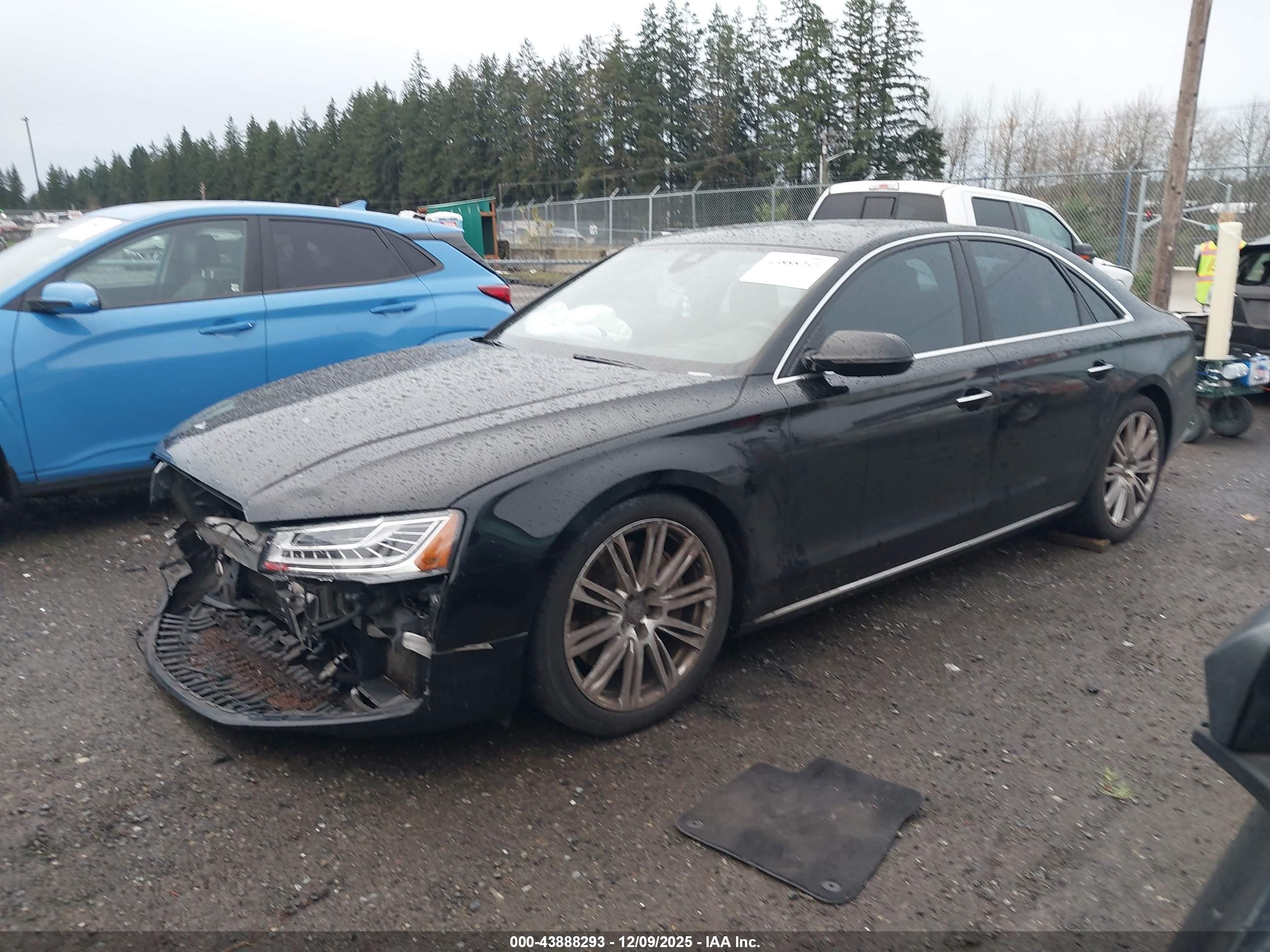 AUDI A8 image 2