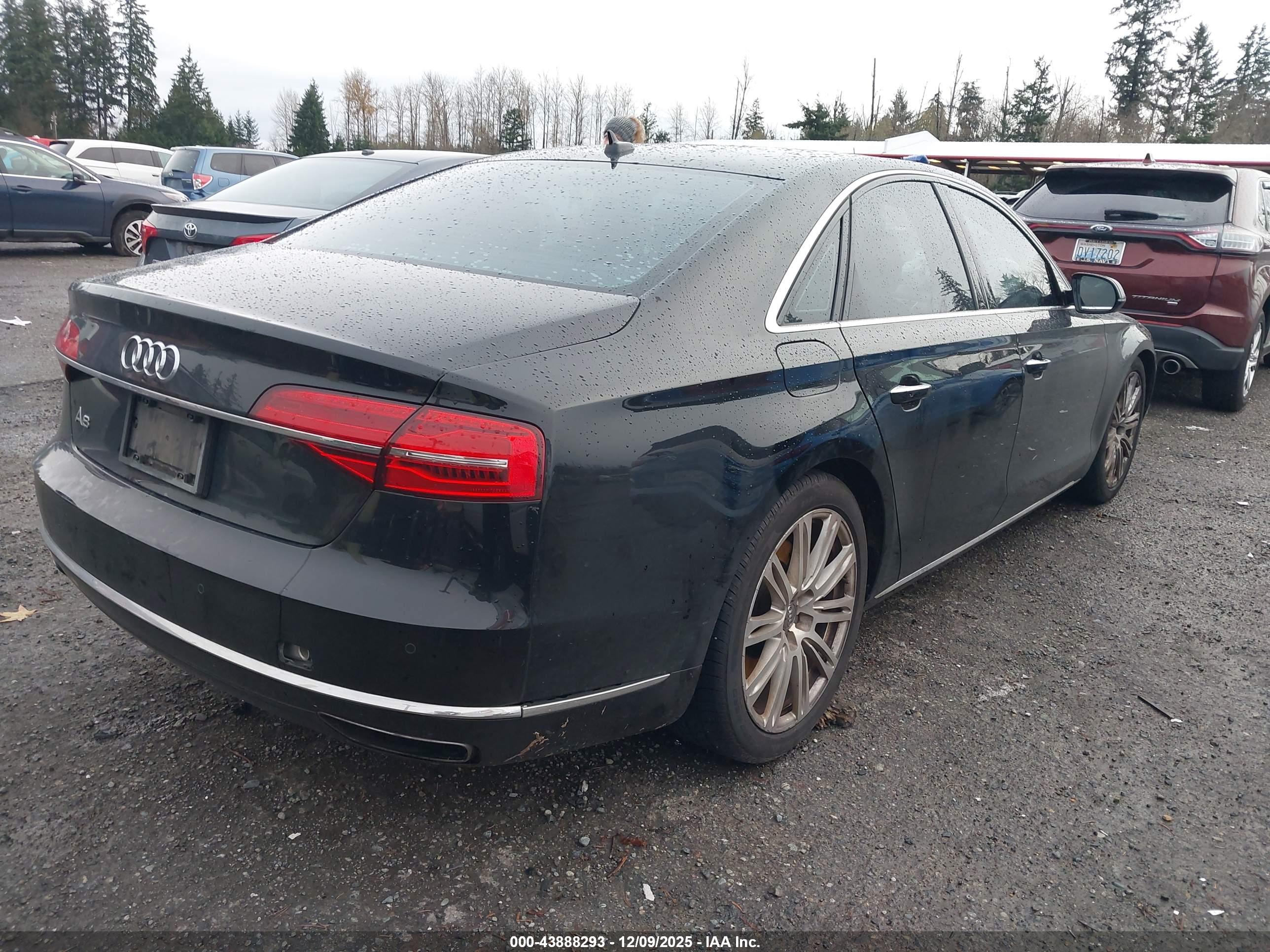 AUDI A8 image 4