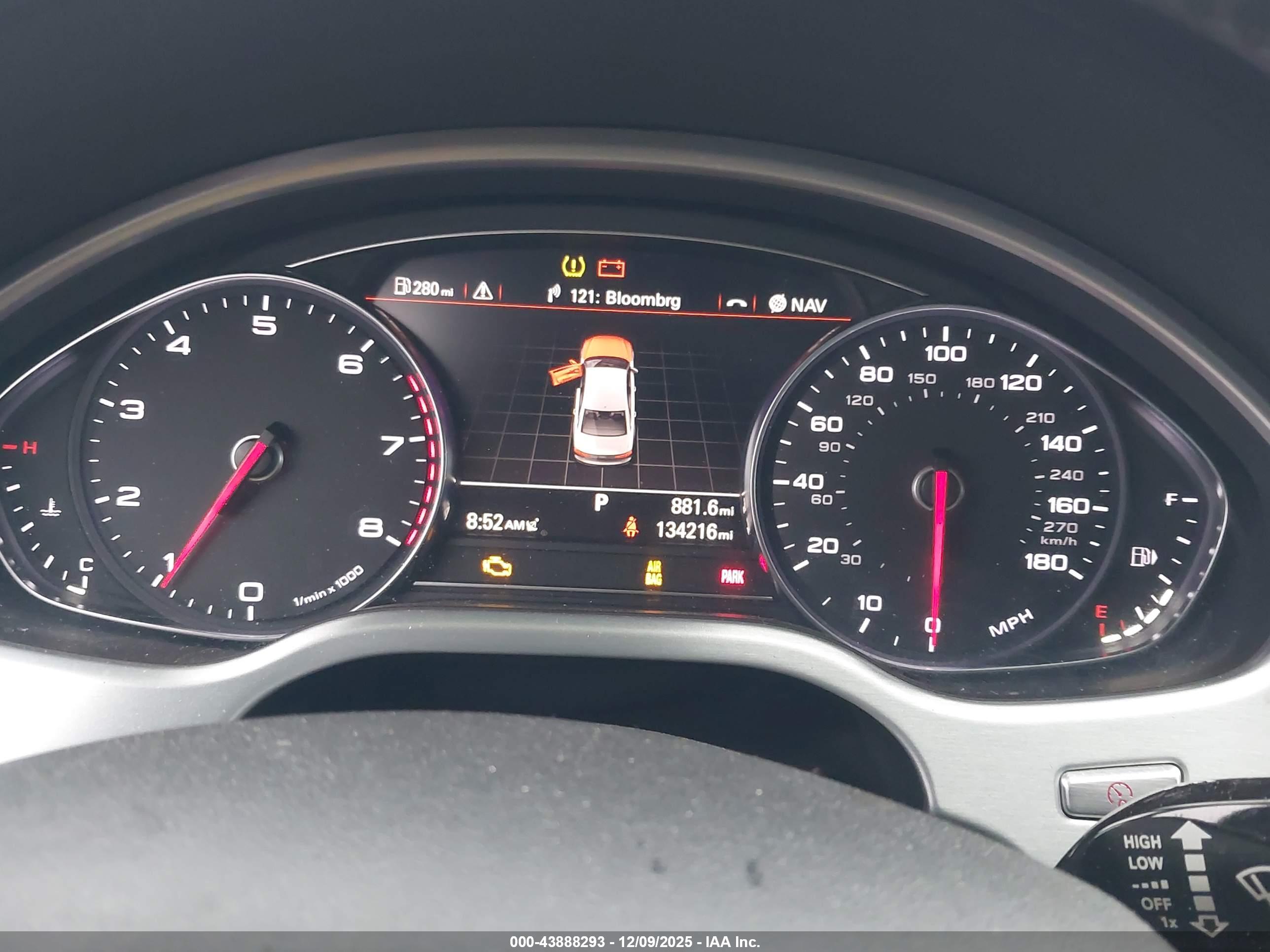 AUDI A8 image 7