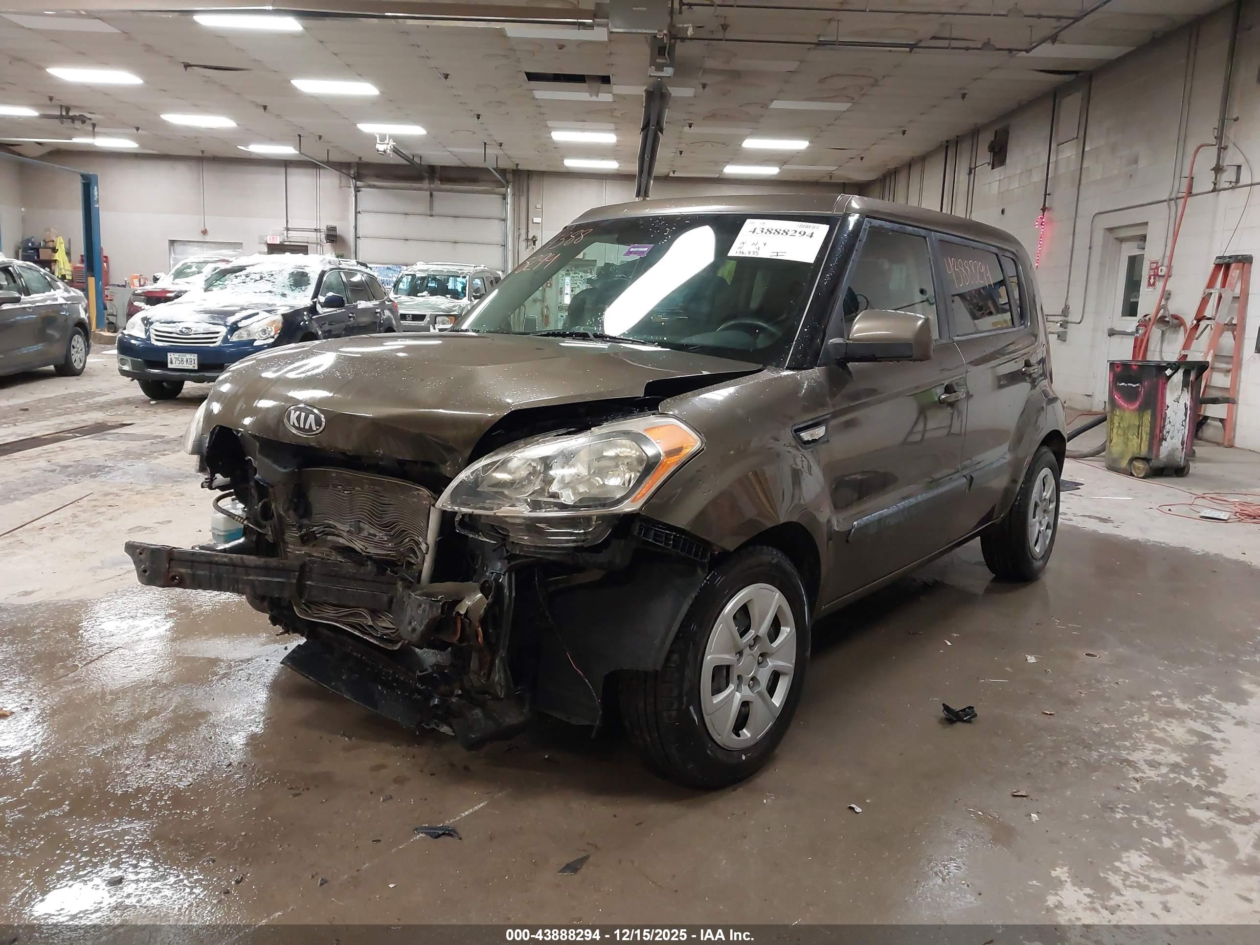 KIA SOUL image 2