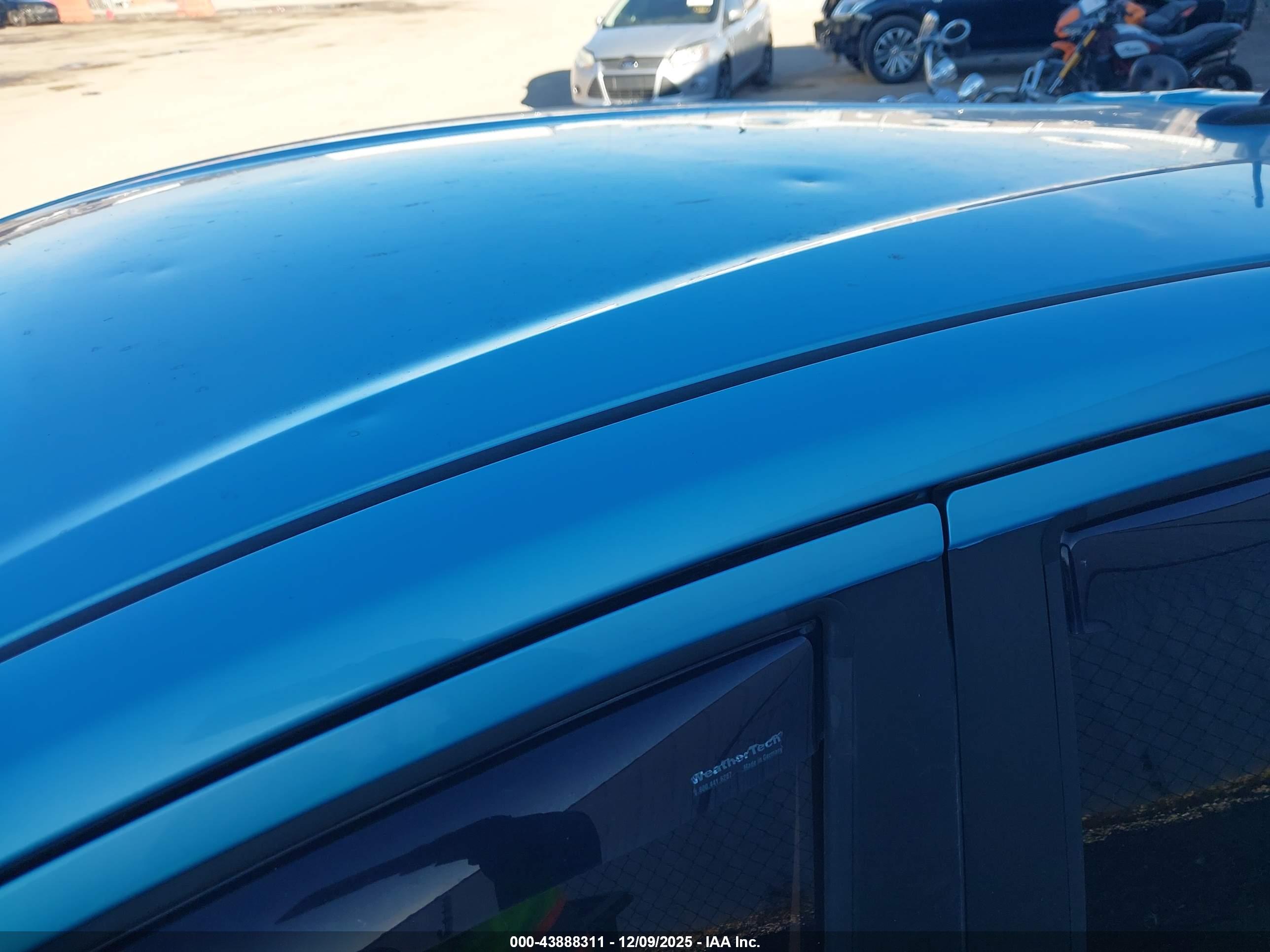 NISSAN VERSA image 6