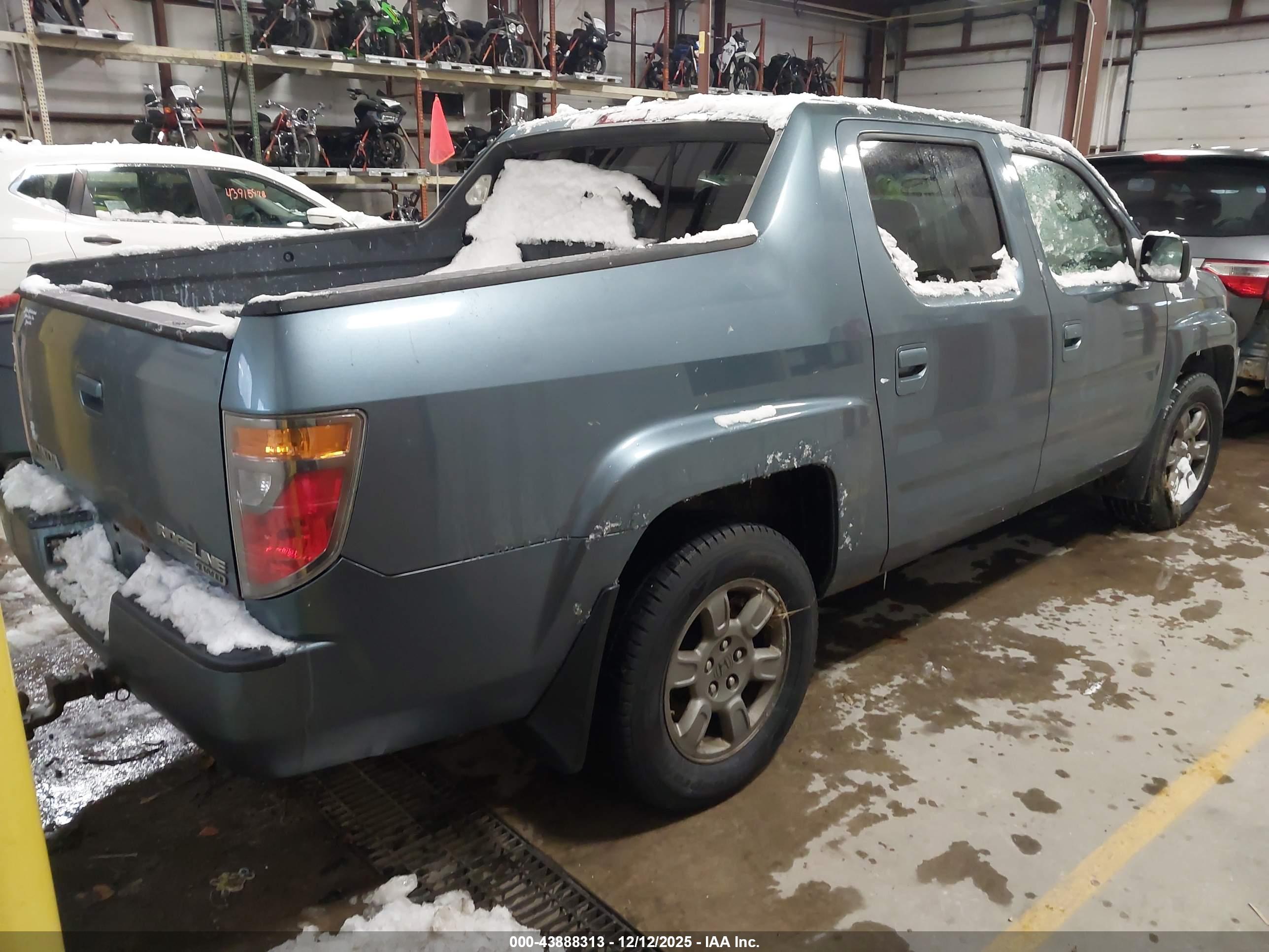 HONDA RIDGELINE image 4