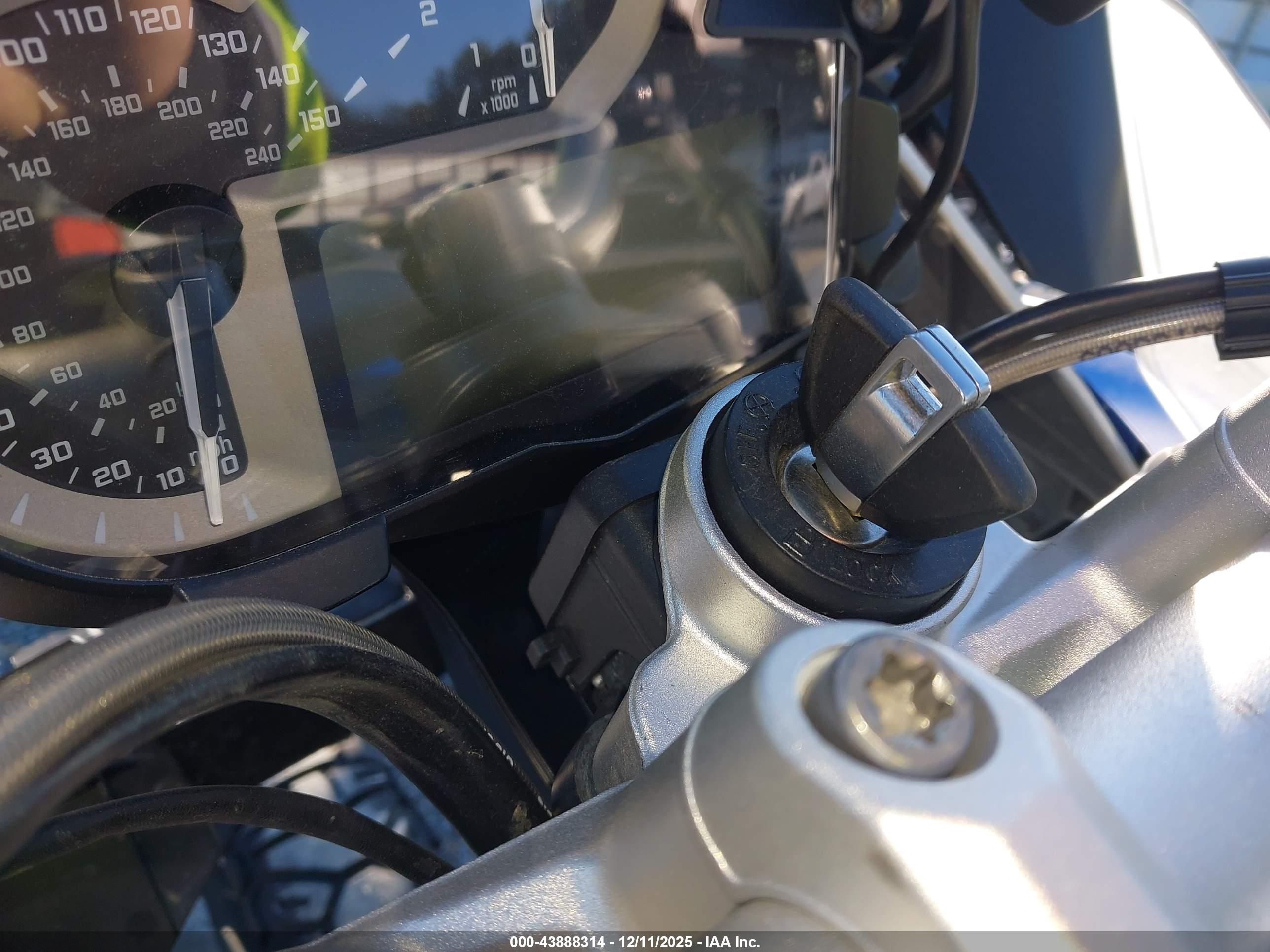 BMW R1200 image 11