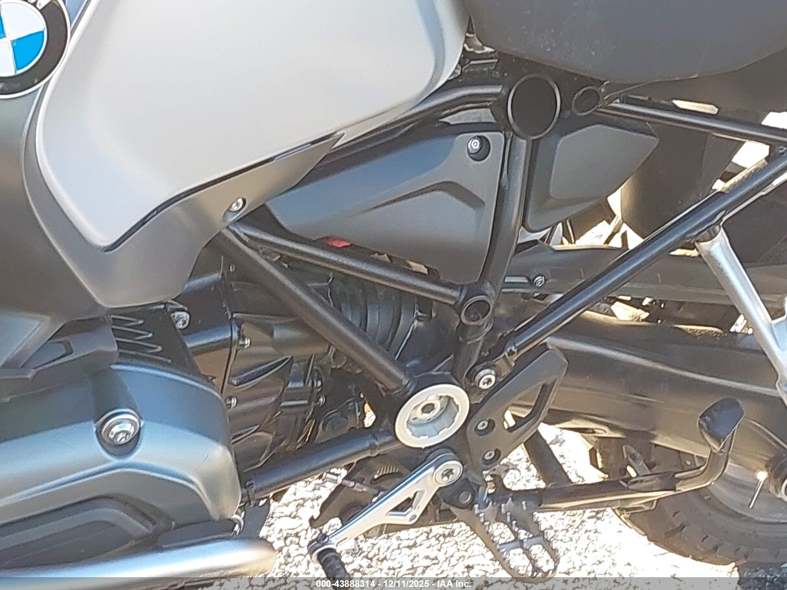 BMW R1200 image 9