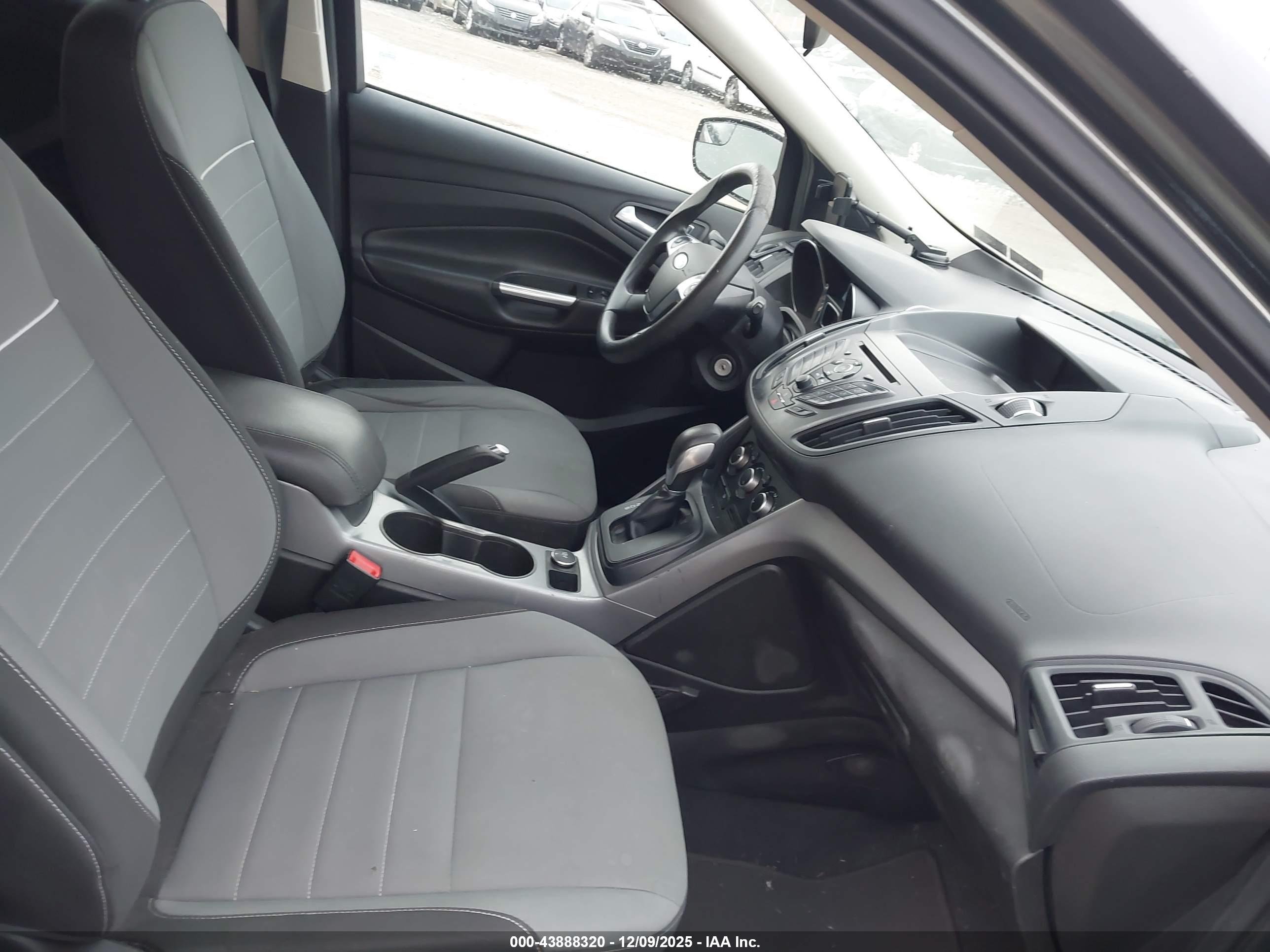 FORD ESCAPE image 5