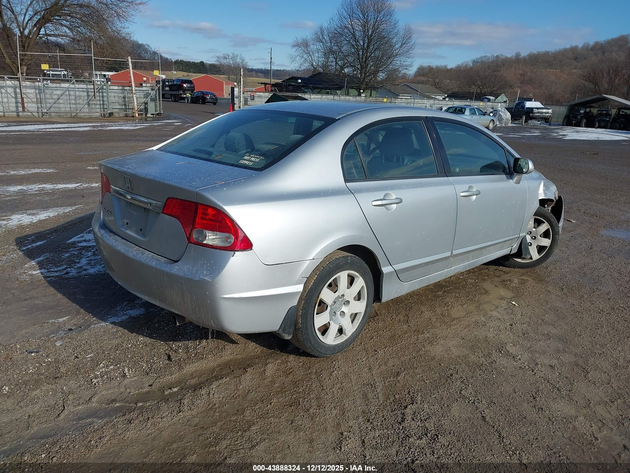HONDA CIVIC image 4